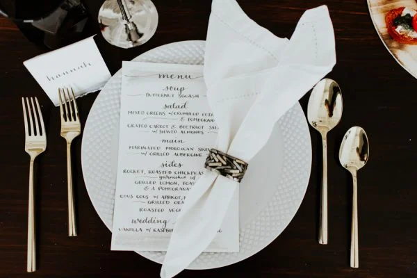 fall-in-love-with-this-industrial-valentines-wedding-inspiration-15-600x400.jpg