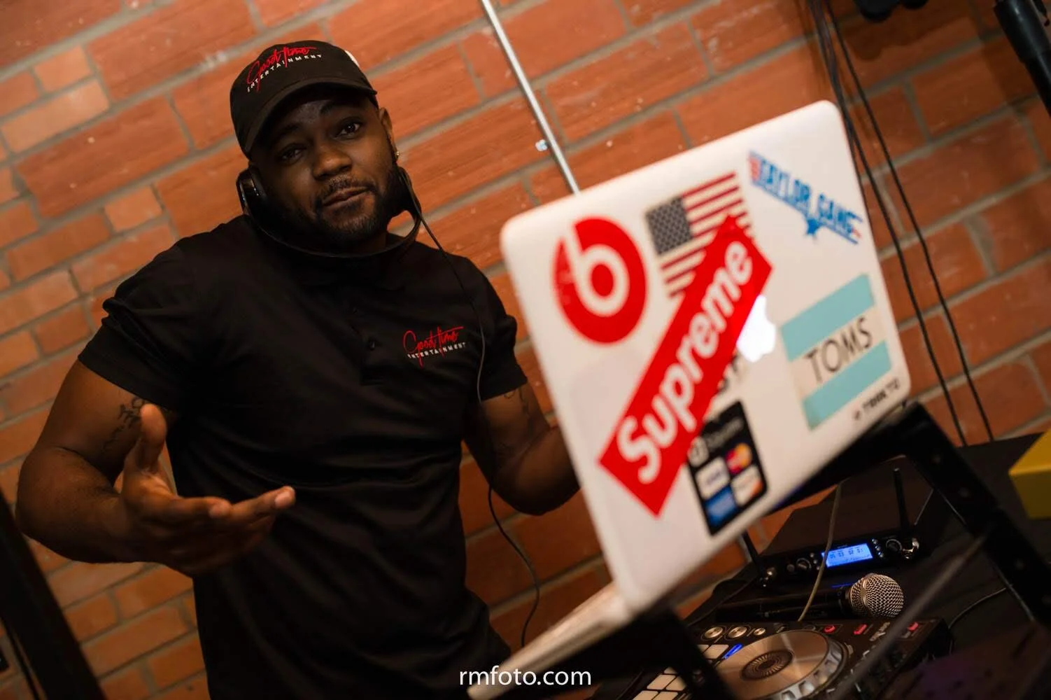 DJ Entertainment.jpg