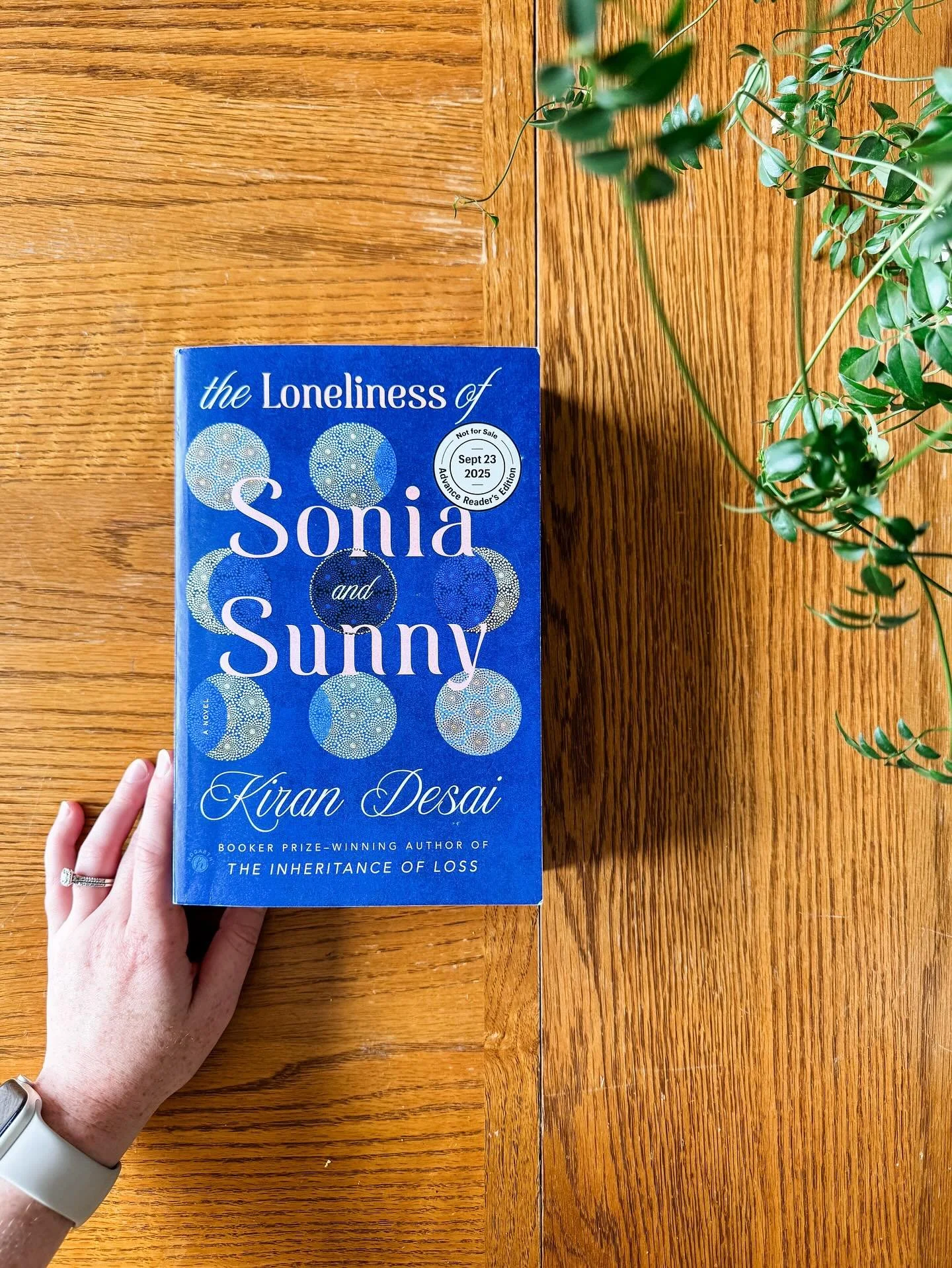 I was lucky enough to get an advanced copy of The Loneliness of Sonia and Sunny from @hogarthbooks in July. Kiran Desai is a former Booker Prize winner, so I started Sonia and Sunny early on the chance that it might be longlisted this year (which it 