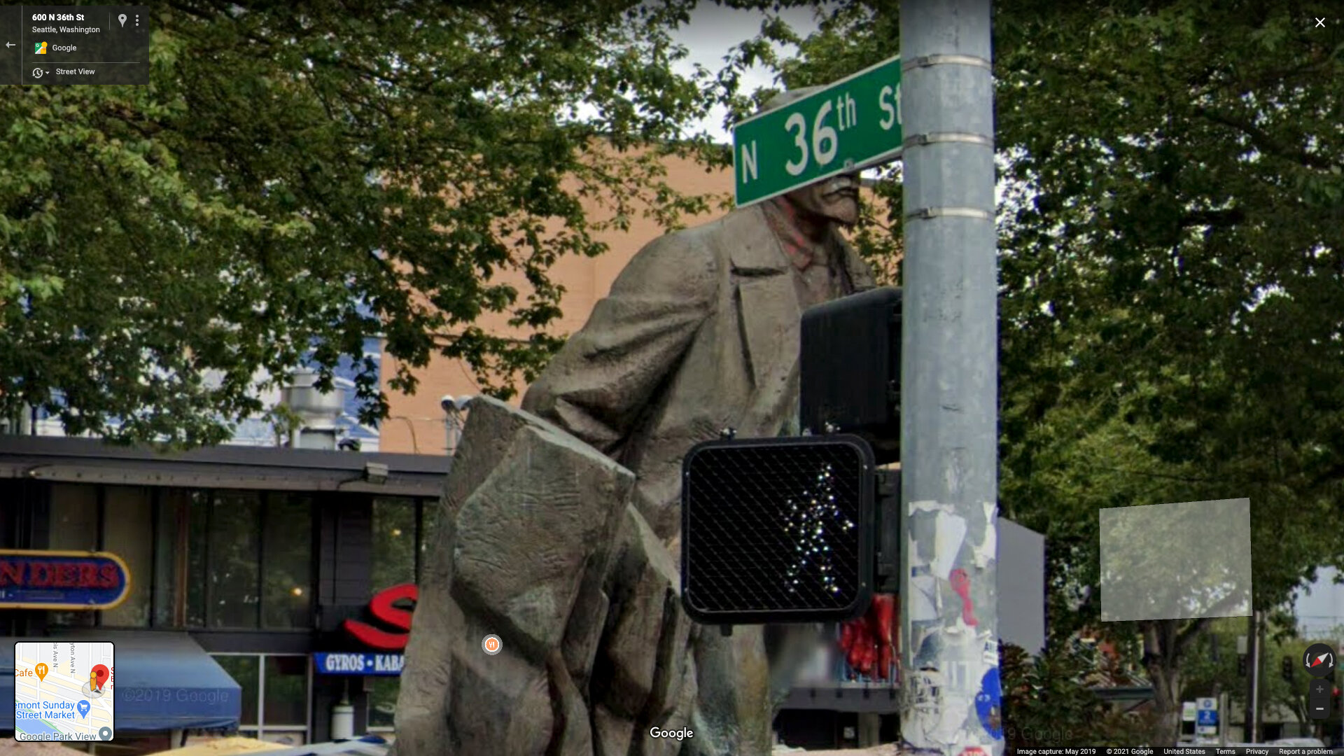    ten sculptures: one hour searching for lenin on street view: hauntology in the logic of total documentation.    Still from video, 2021 