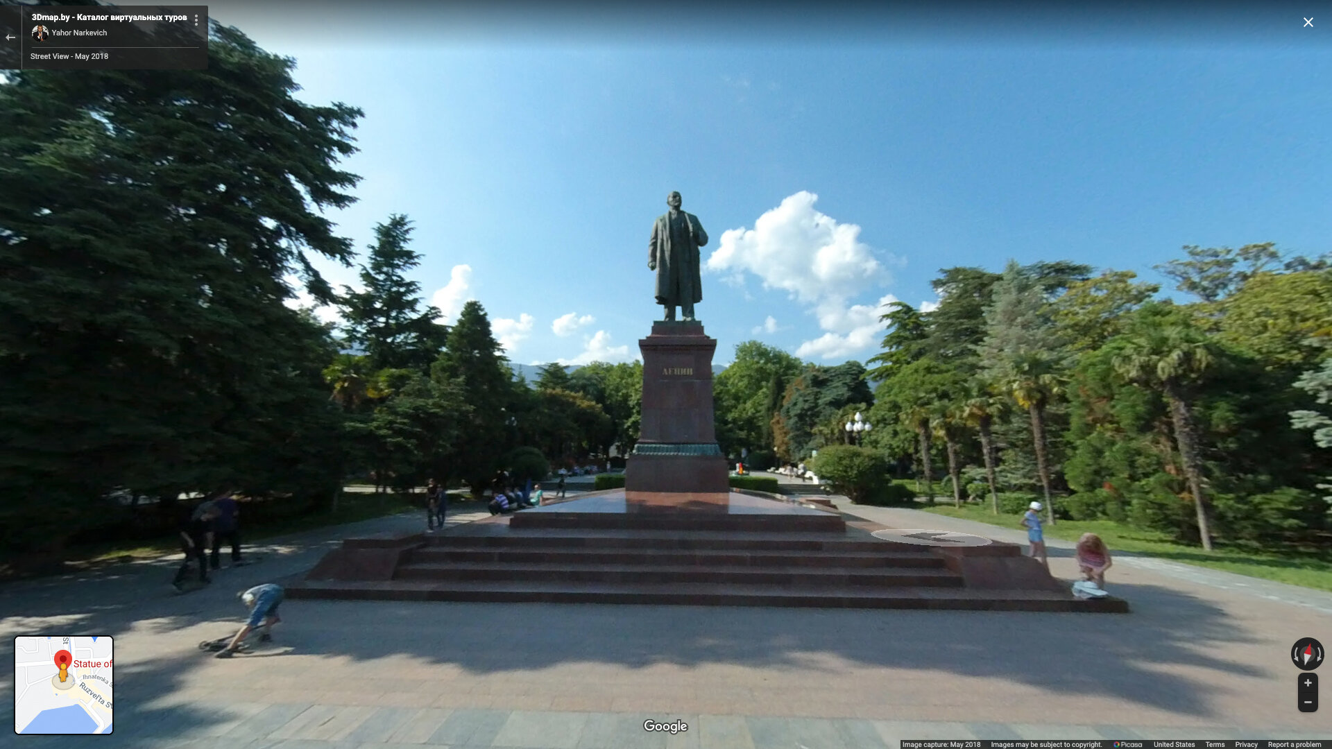    ten sculptures: one hour searching for lenin on street view: hauntology in the logic of total documentation.    Still from video, 2021 