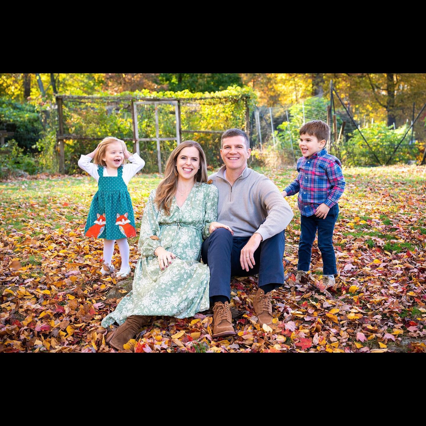 Beautiful family on a beautiful day. 🍂🍁💛.
.
.

#portrait #portraits #familyphotography #familyphotographer #familyportraits #familyphotos #familysession #childhood #parents #parenthood #siblings #westchesterphotographer #westchesterfamilyphotograp