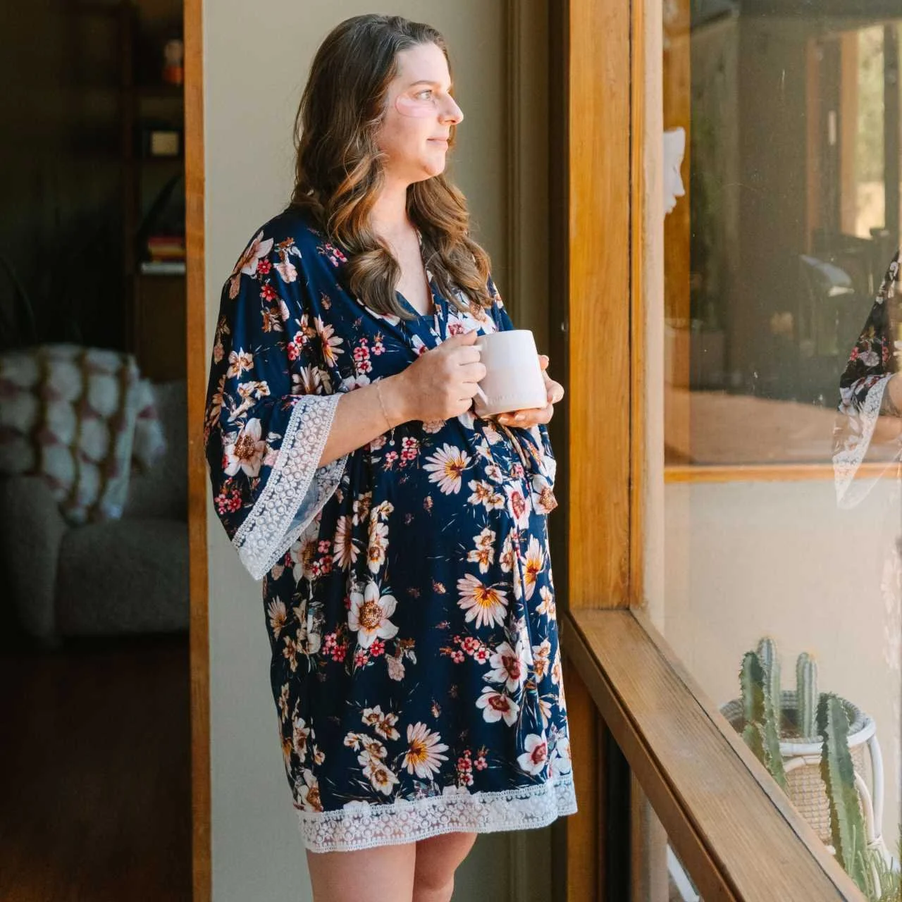 Nurtured 9 Maternity Robe -- Navy Floral
