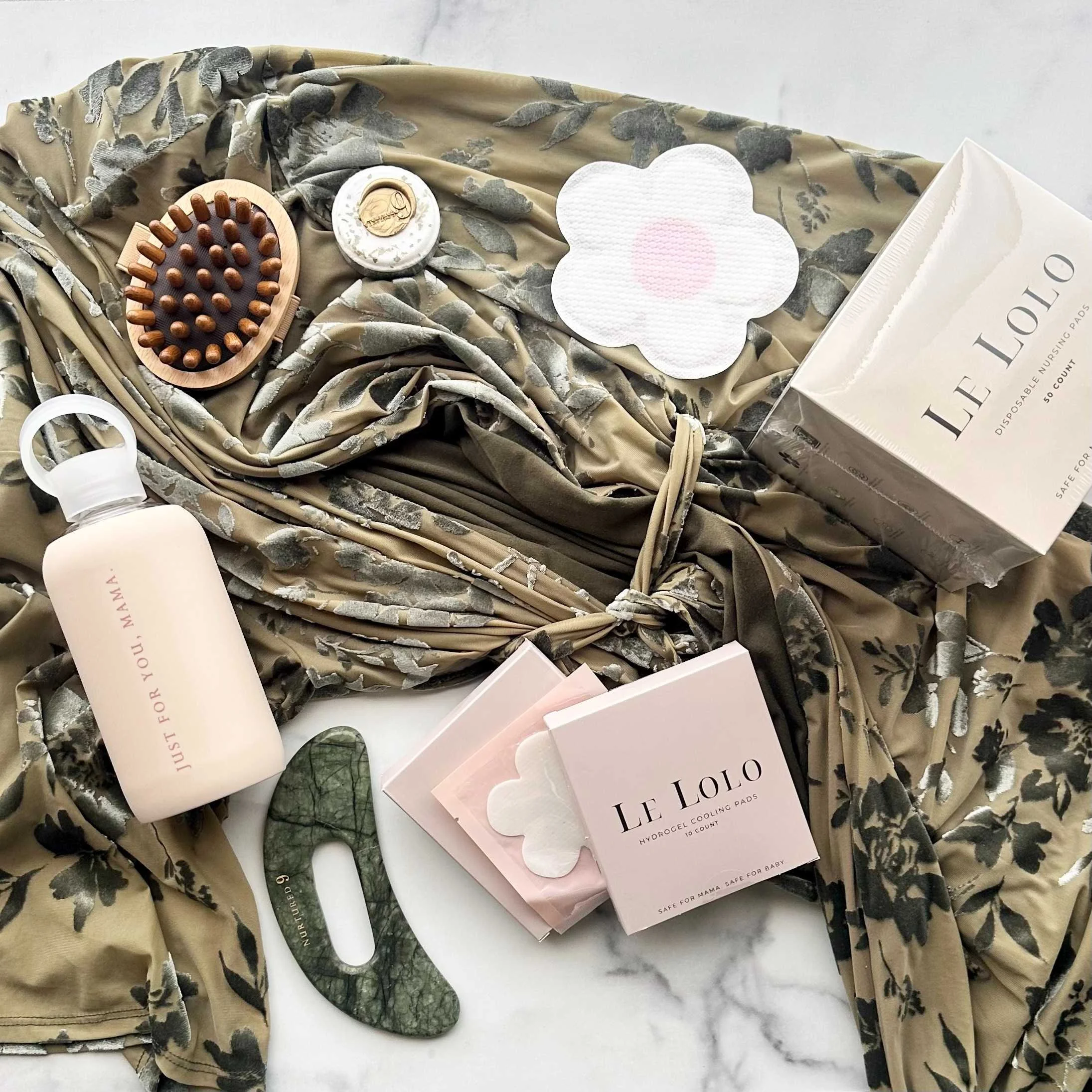 le-lolo-flatlay.jpg