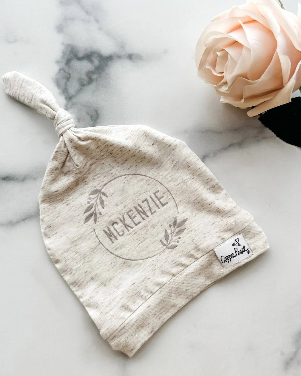 Searching for a baby gift that truly stands out? 🎁 Our customizable gift boxes let you add the baby's name for a personal touch that every parent will adore. Thoughtful, beautiful, and made just for them! 💛