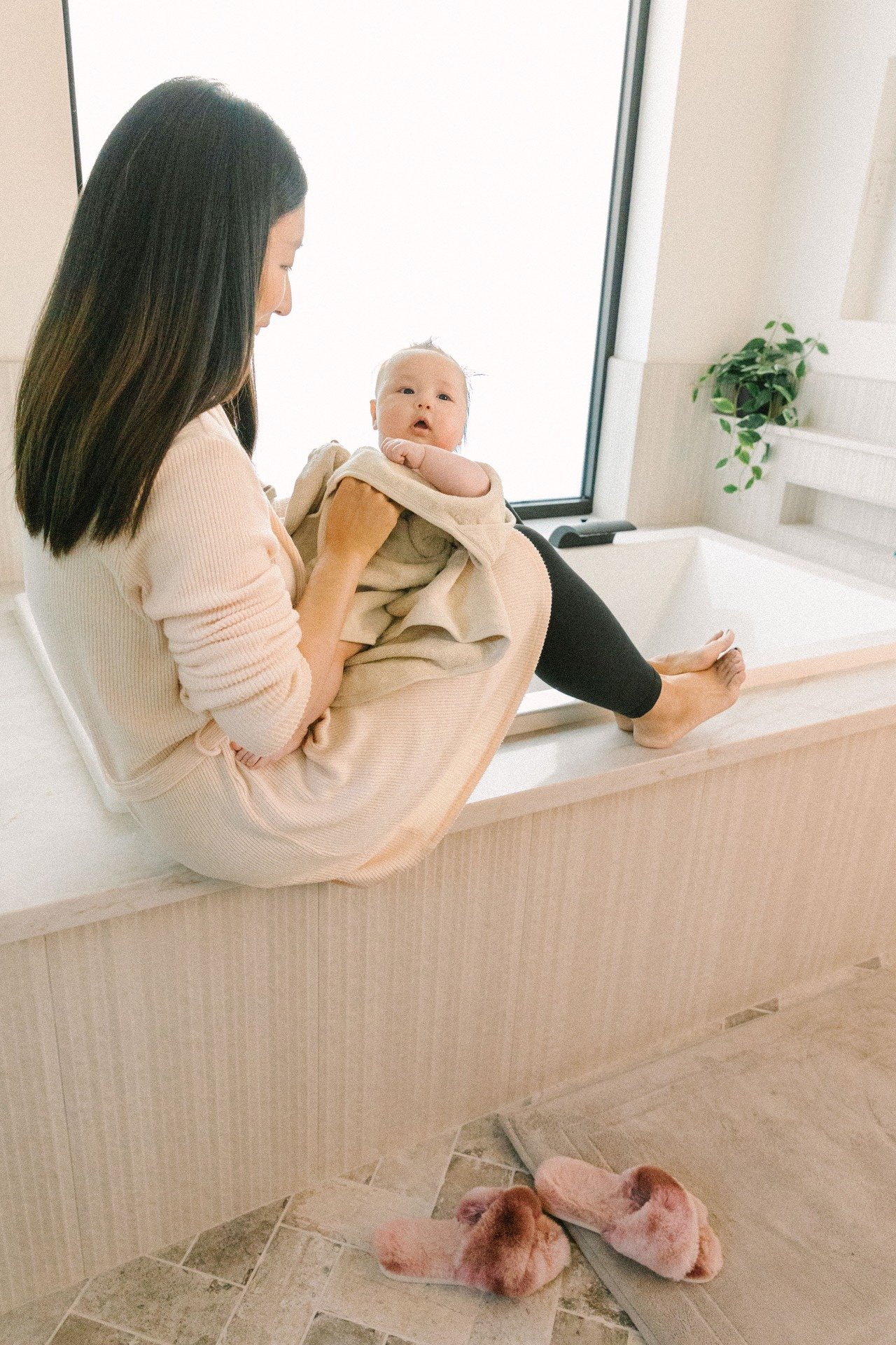 Splish, splash, then snuggle 🛁💕 Our Hooded Animal Towel turns every bath into a cozy cuddle sesh.