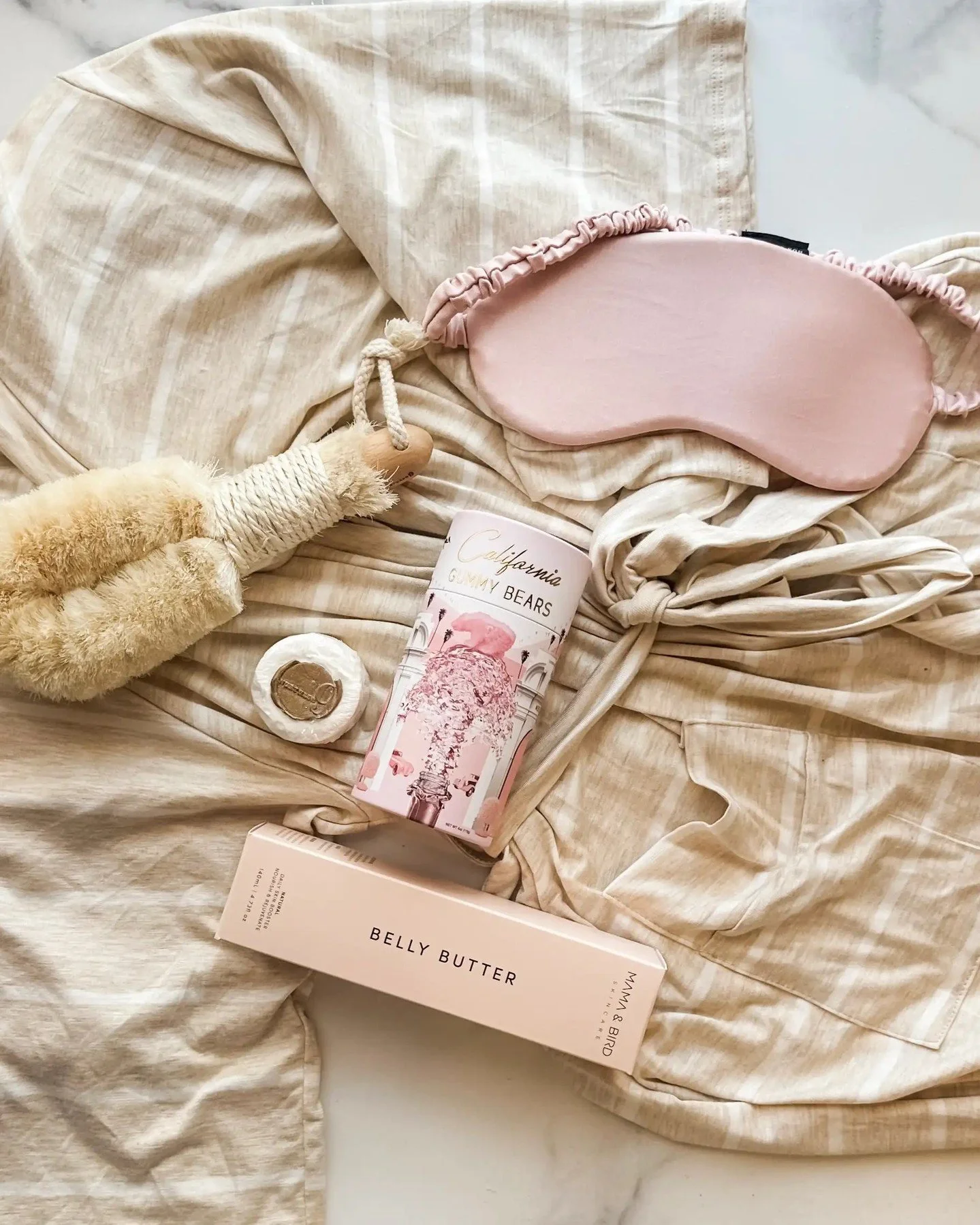 Expectant moms have a lot to do before baby arrives. While she's stocking the nursery with newborn essentials to care for her little one, send her a gift full of items to care for her, too! 

A dry brush, shower steamer, and belly butter for a relaxi