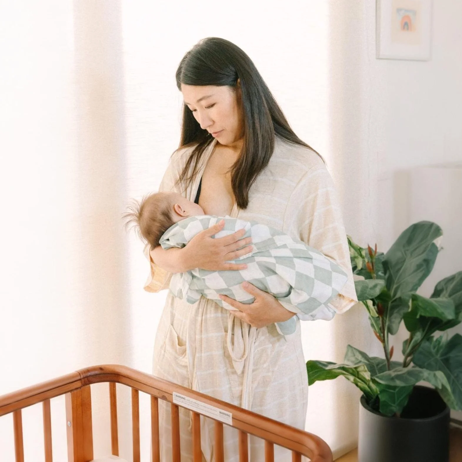 oatmeal-cream-stripe-robe-mom-newborn.jpg