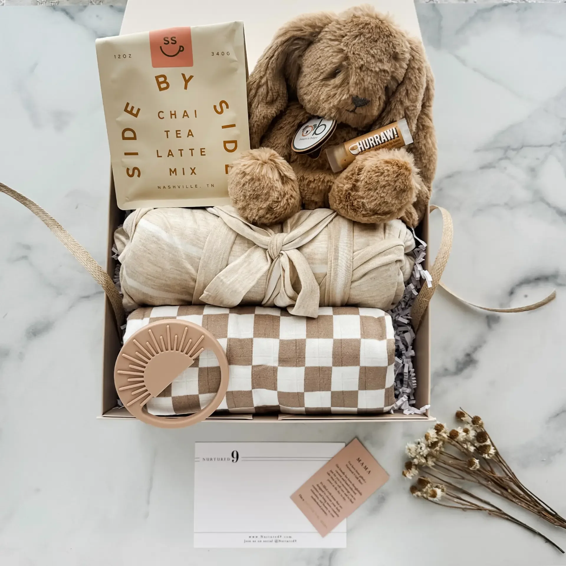 mom-and-baby-gift-box-tan.webp