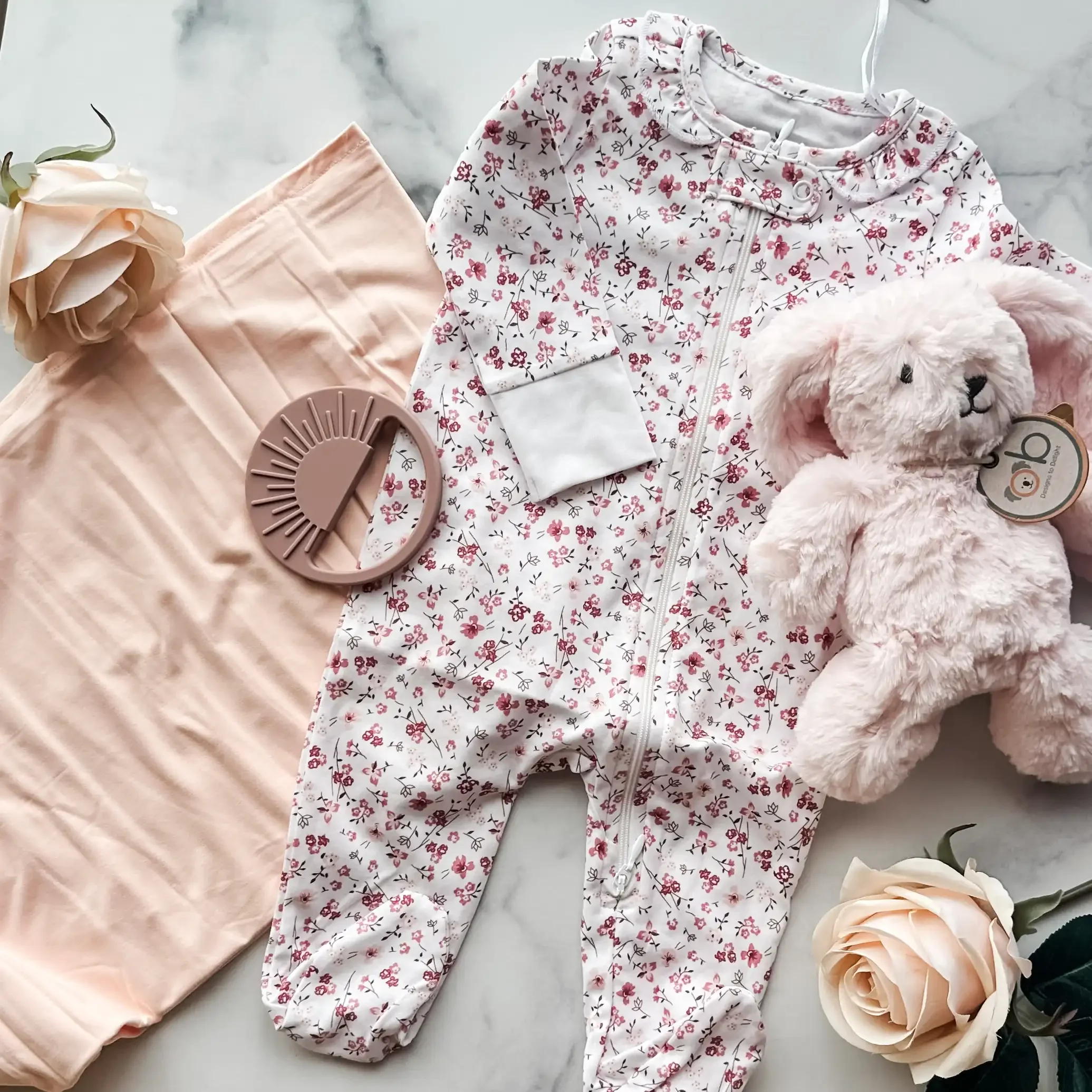 pink-baby-gift-box-flatlay.webp