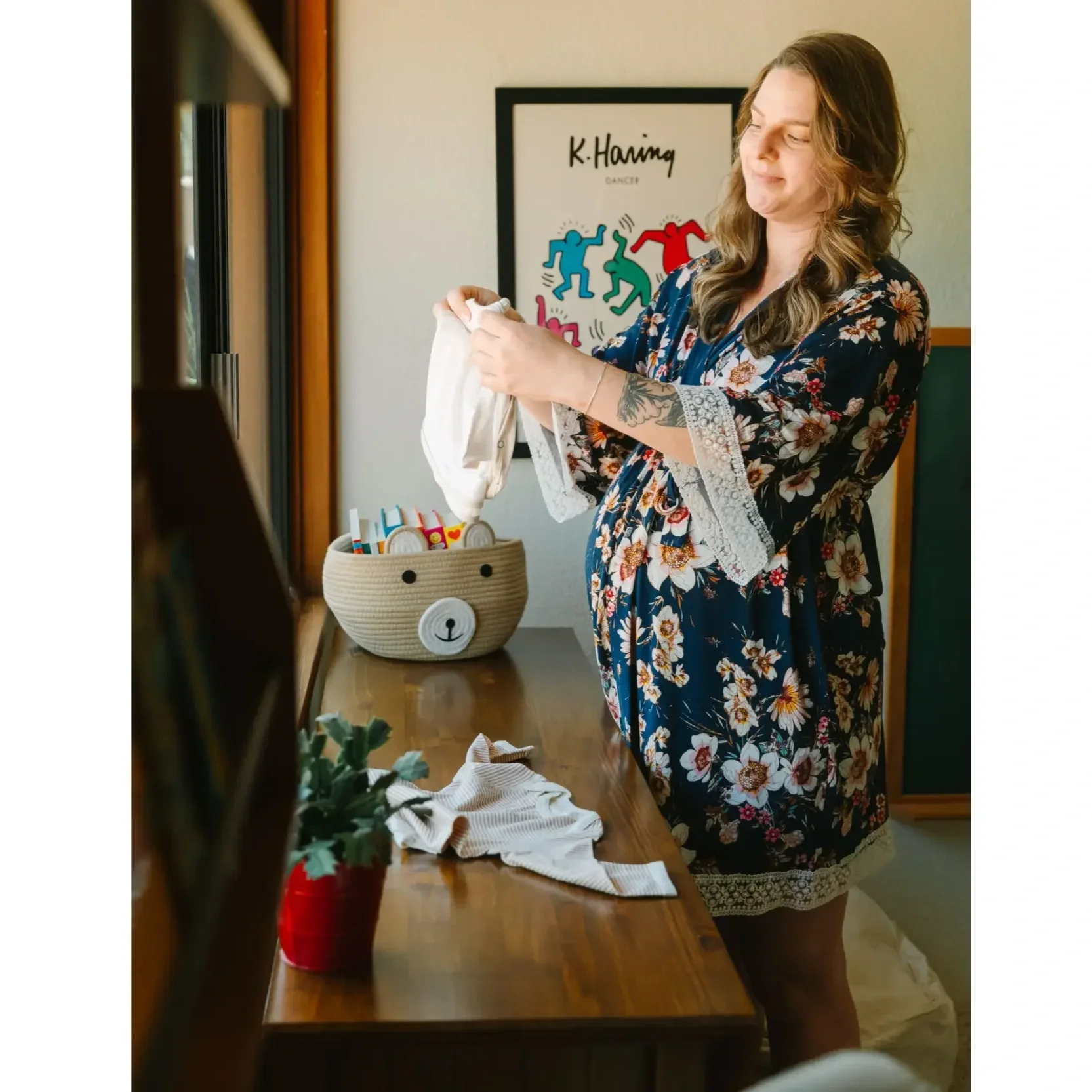 bear-basket-expectant-mom.webp