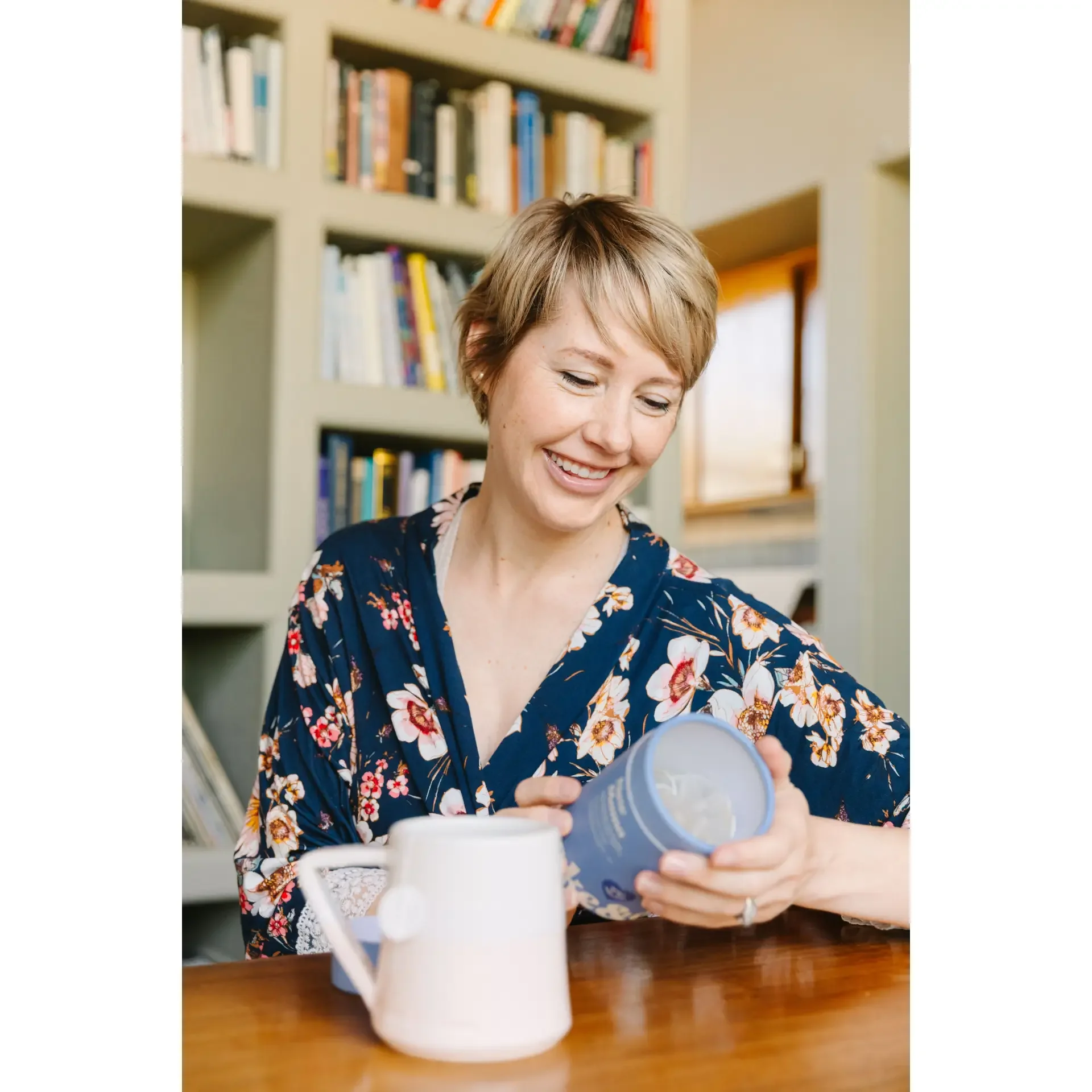 lake-oak-tea-mug-mom-3.webp