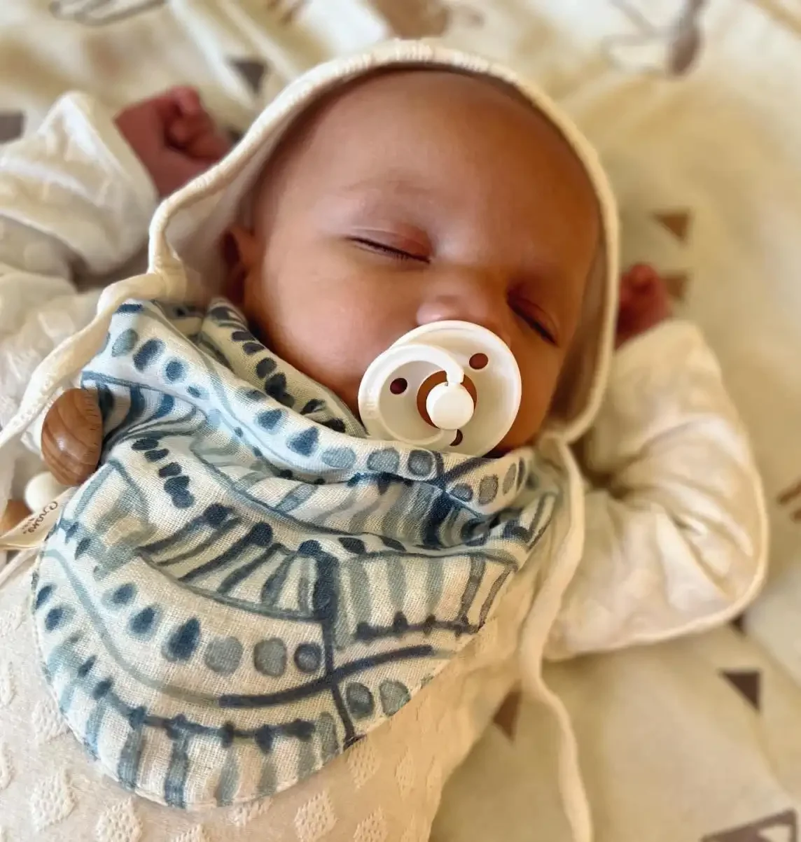 bib-baby-geometric.webp