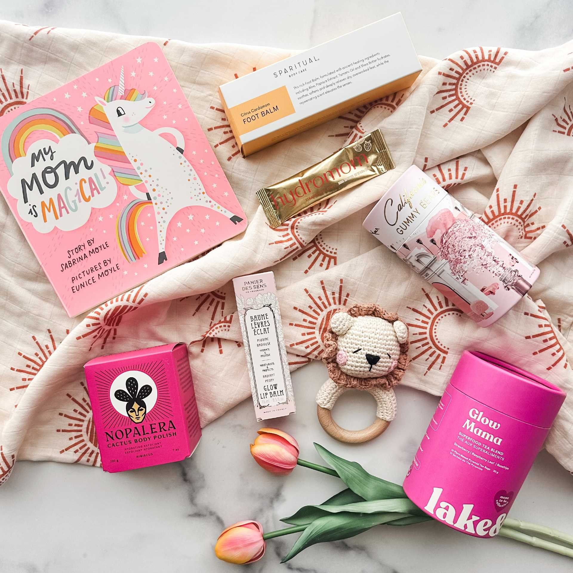 summer-love-mom-and-baby-gift-box-flatlay.jpg