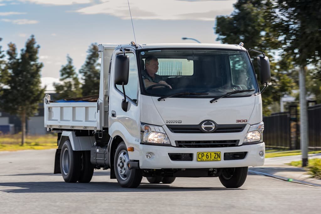 180906_hino_616_tipper_37.jpg