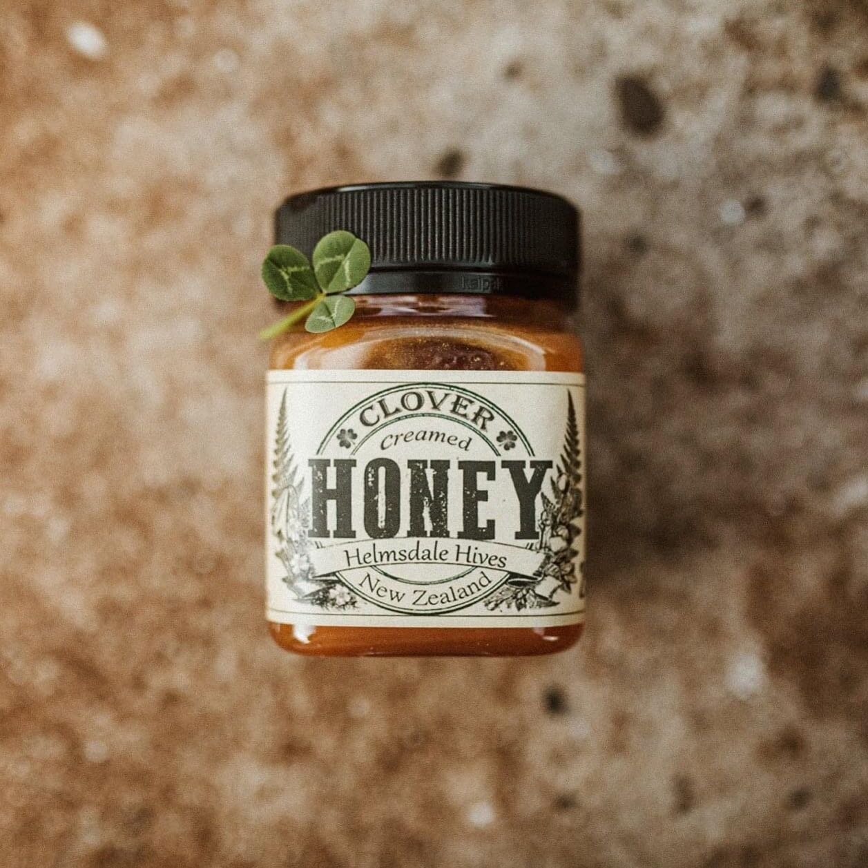 Clover honey is packed with minerals, such as zinc, copper, magnesium, potassium, and manganese, as well as high levels of B vitamins, vitamin C, polyphenolic antioxidants, hydrogen peroxide, and calcium. #cloverhoney #nzhoney #kiwihoney #rawhoney #n