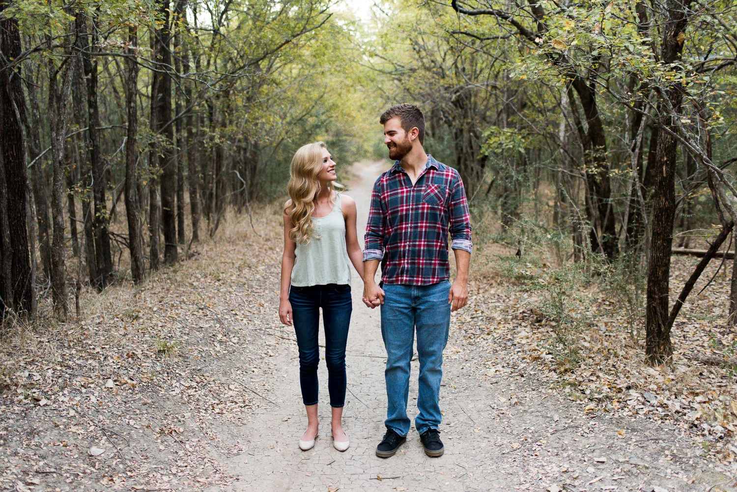 josh - lindsey - engagement - photos - alrington - texas - river - legacy - park-21.jpg