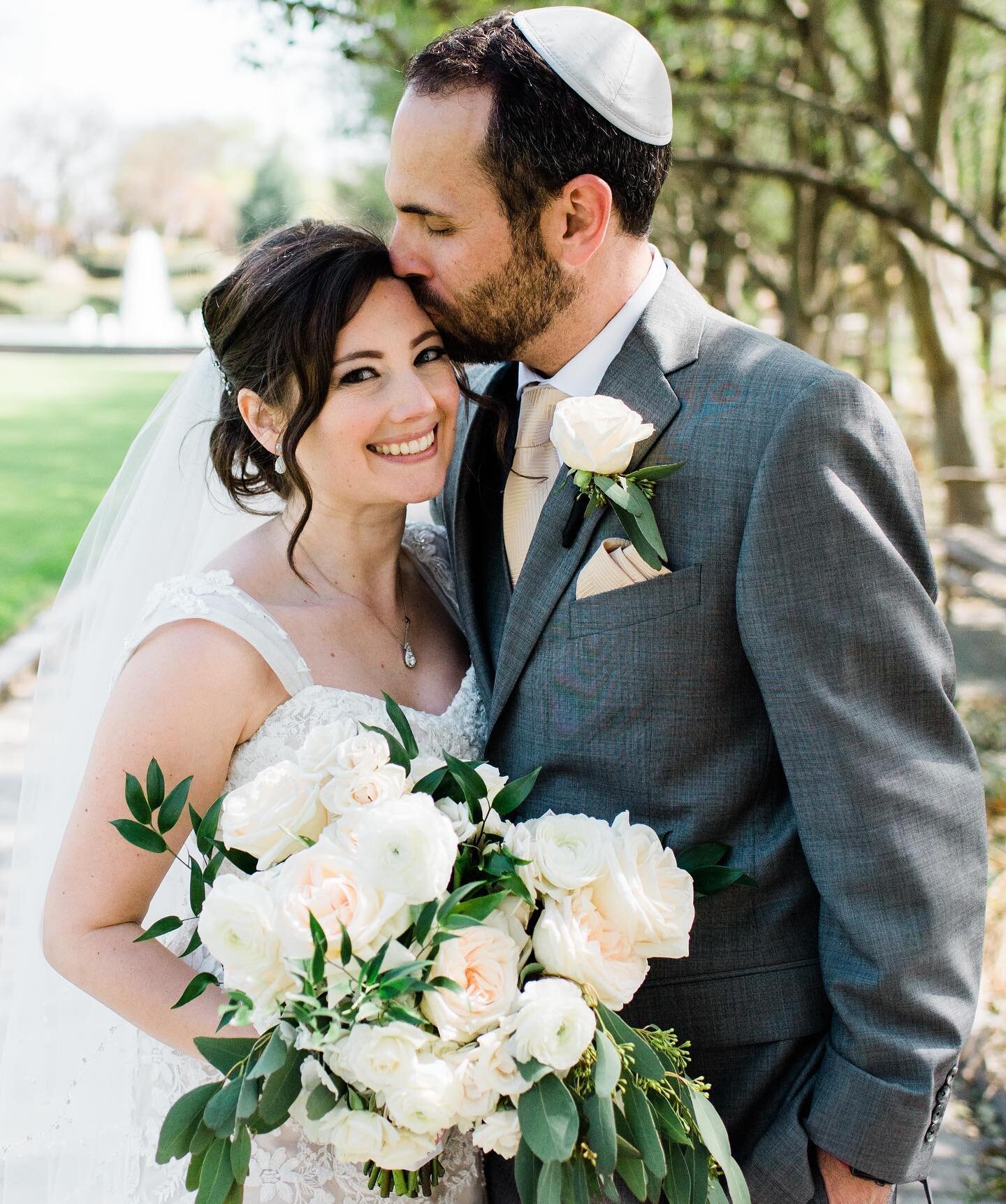 Melissa + Lance 

3.21.21❤️

Sarabeth Events @sarabethevents 
Texas Discovery Gardens at Fair Park @texasdiscoverygardens 
Two Sisters Catering @cateringtwosisters
Parc21 @21parcofficial
Photography @sheltonsphotography 
Wedding Video Pros NTX @weddi