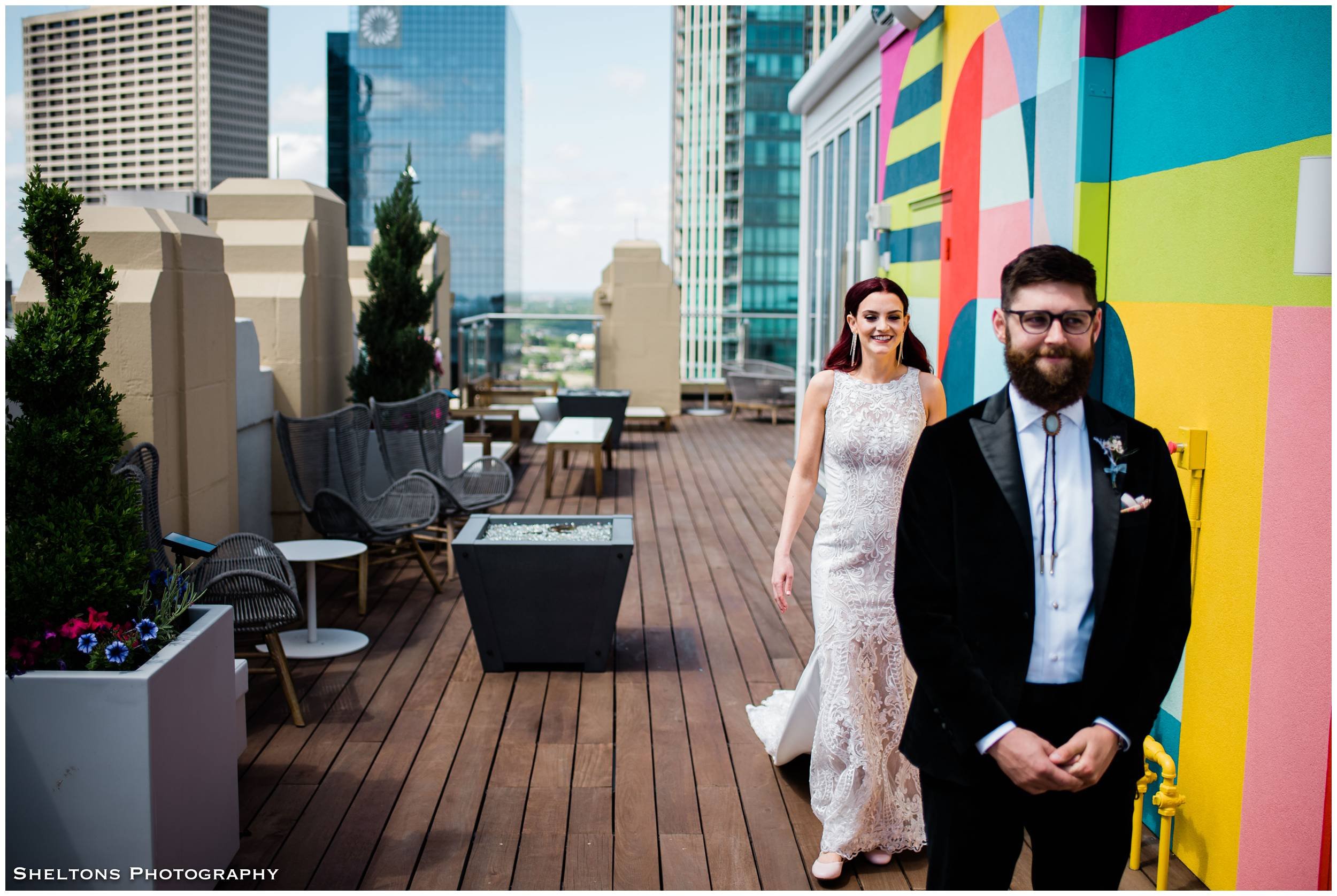 3-Fort-worth-the-sinclair-first-look-wedding.jpg