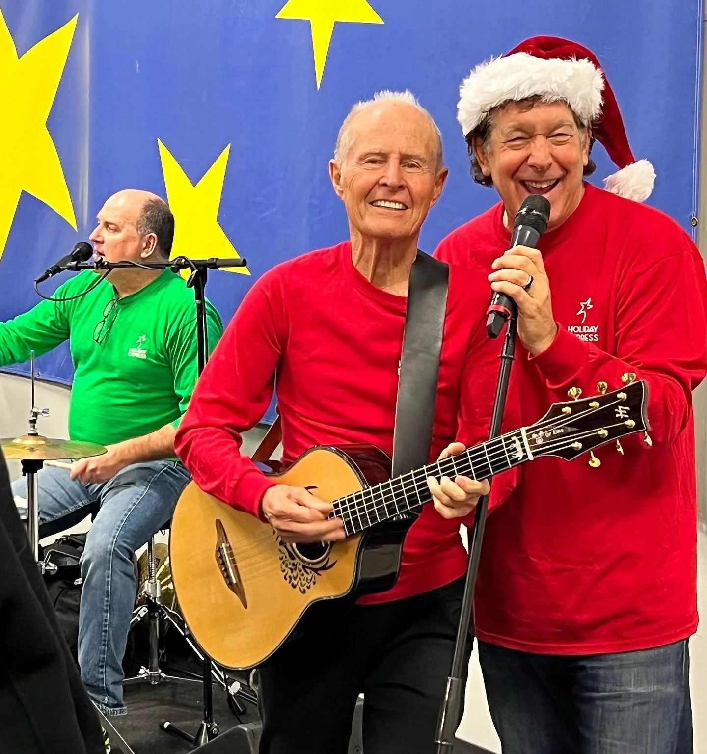 Merry Christmas, everyone! Hope you&rsquo;re all having a great holiday season! Mike has been busy doing some appearances with the charity organization @holidayexpresself, including here performing Elmo &amp; Patsy&rsquo;s classic &ldquo;Grandma Got 