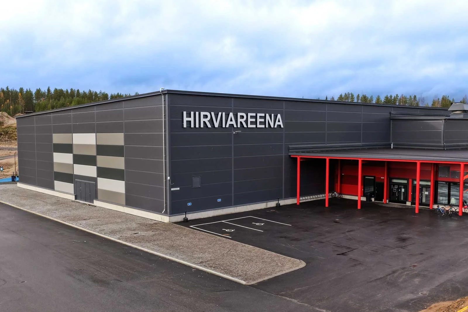 Hirviareena_leppavesi-4.jpg