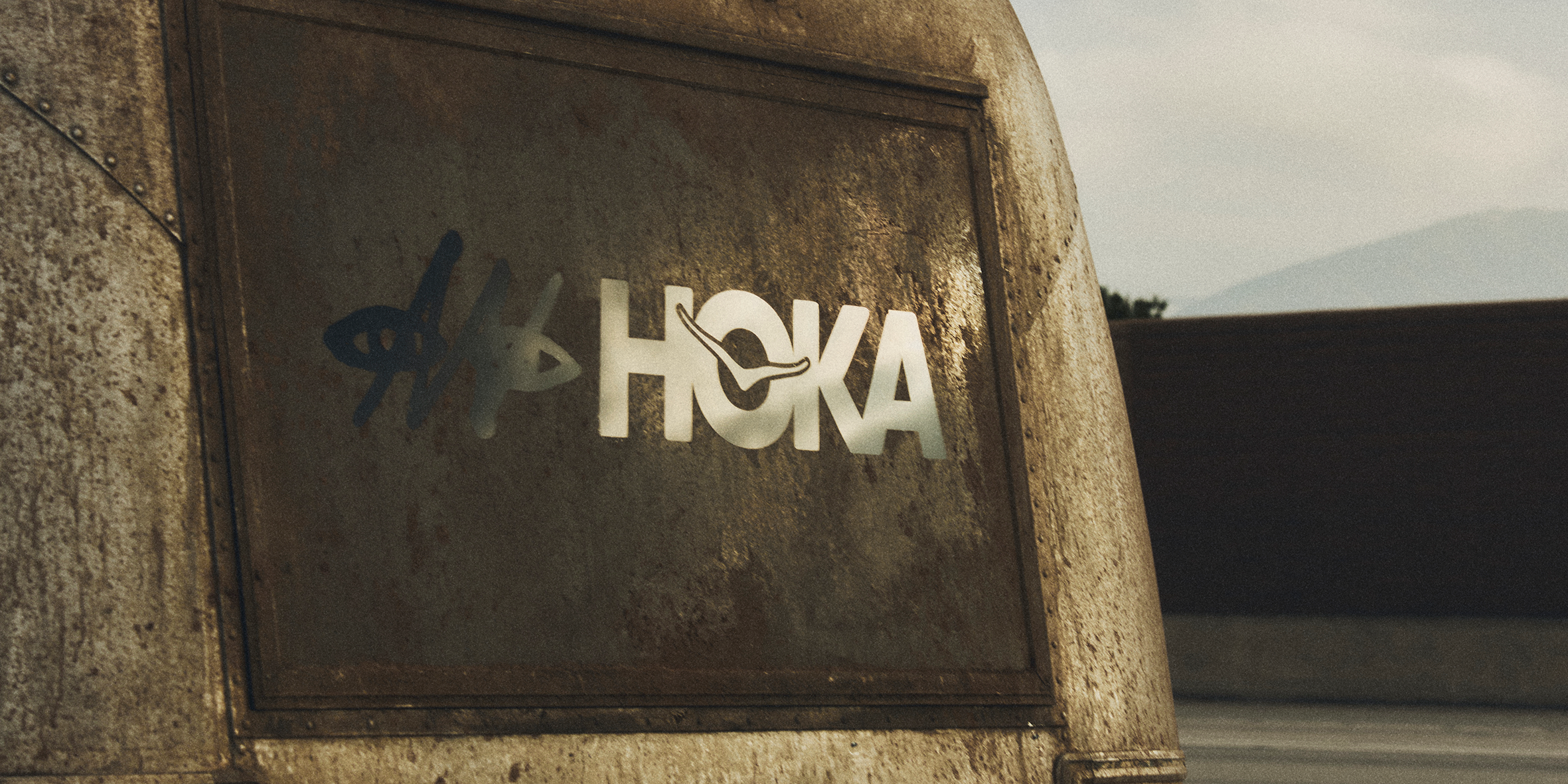 HOKA_TSP_16x8.png