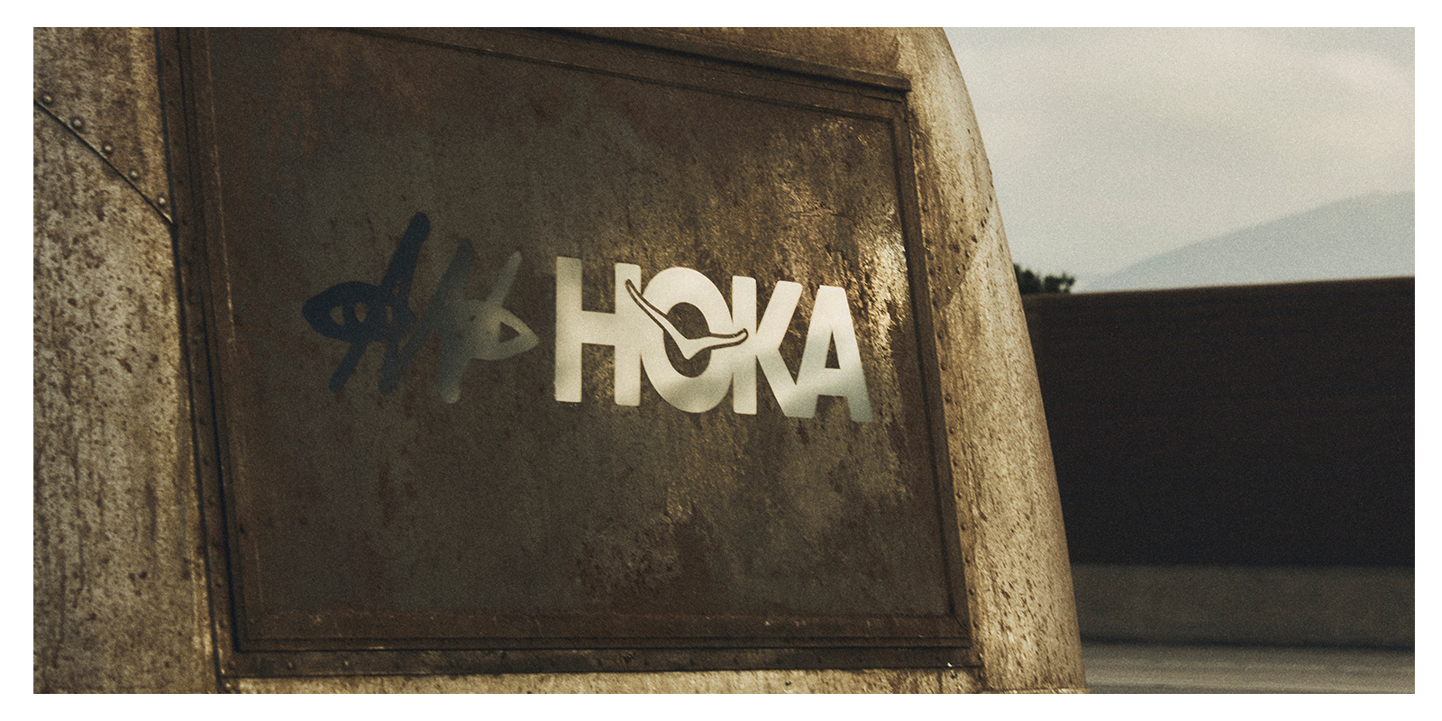 HOKA_16-8-frame.png