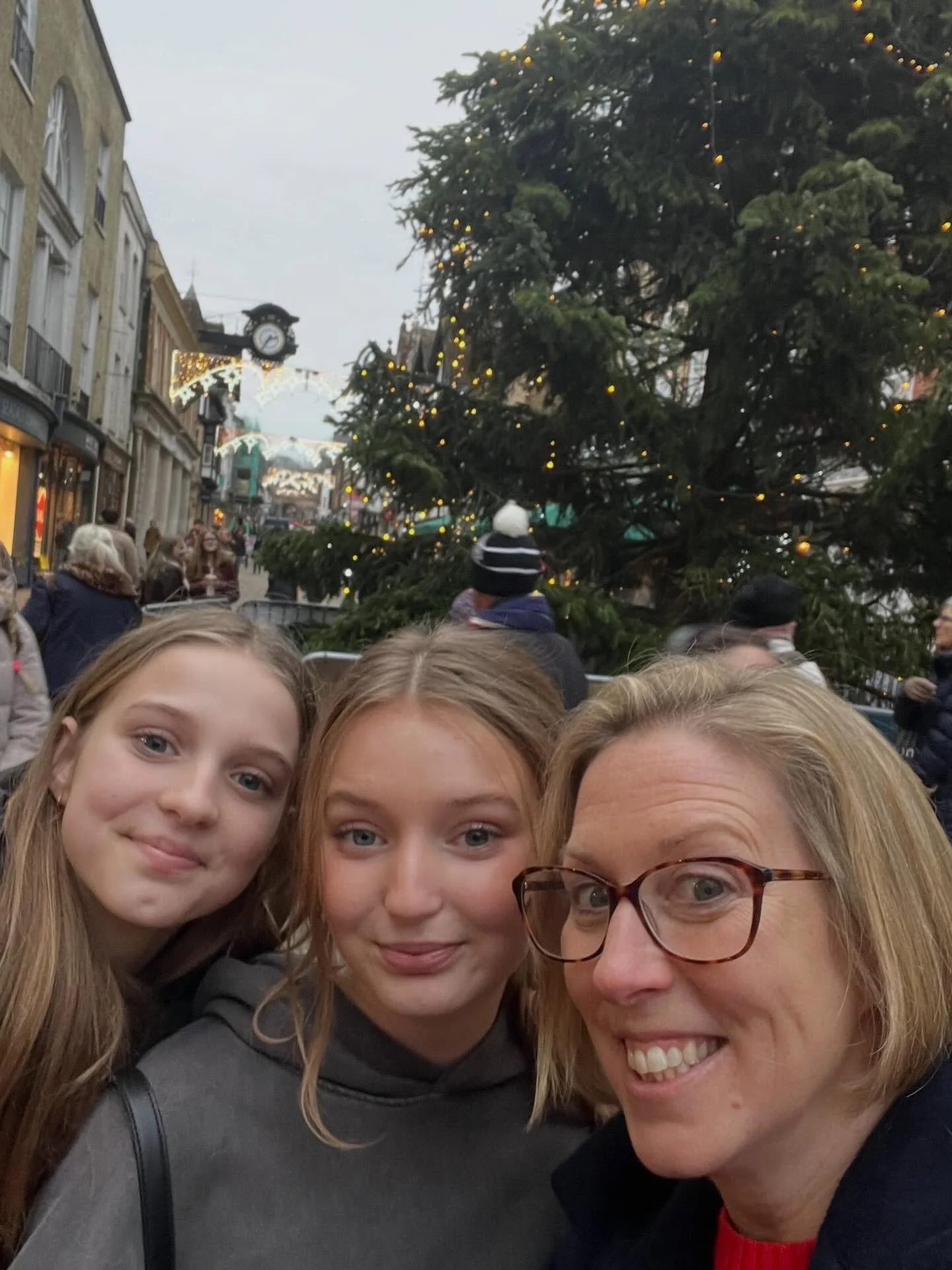 It&rsquo;s time&hellip;&hellip;. 🎄🍷🍾🍗😍❤️
Christmas in Winchester 2025 may officially start. 🥂
Merry Christmas everyone xx