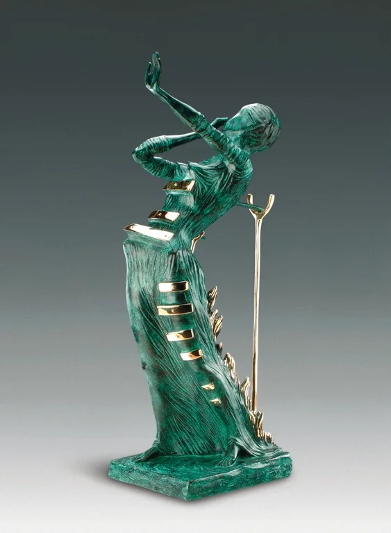 燃亮的女人  銅  84cm(H)  1980   作品查詢