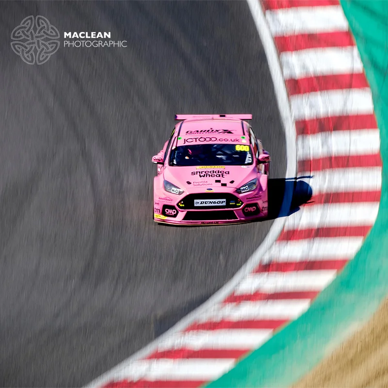 CAMERAWORLD LIVE 2018 On Thursday 2 August Jeff Carter was invited by Fujifilm UK to lead three 60-minute workshops at the Cameraworld LIVE event at Brands Hatch.