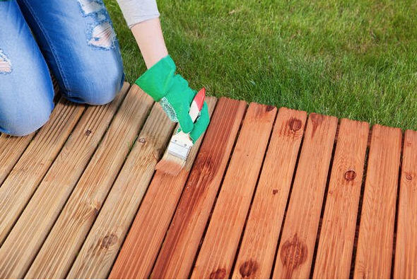 Tips for staining or painting your deck