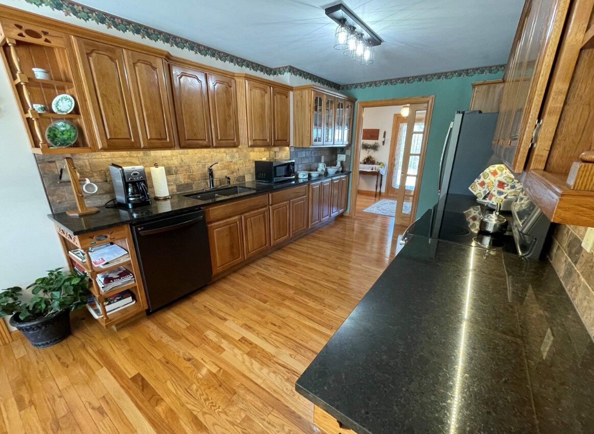 F O R  S A L E
📍1820 330TH Ave Charlotte, IA 
::
🛏 3 bedrooms
🛁 2.5 baths
🏠 1,711 sqft
🌳4.65 acre wooded estate
🏠Private, immaculate ranch featuring hardwood oak and bamboo floors on the main level, hickory cabinets with new granite backsplash,