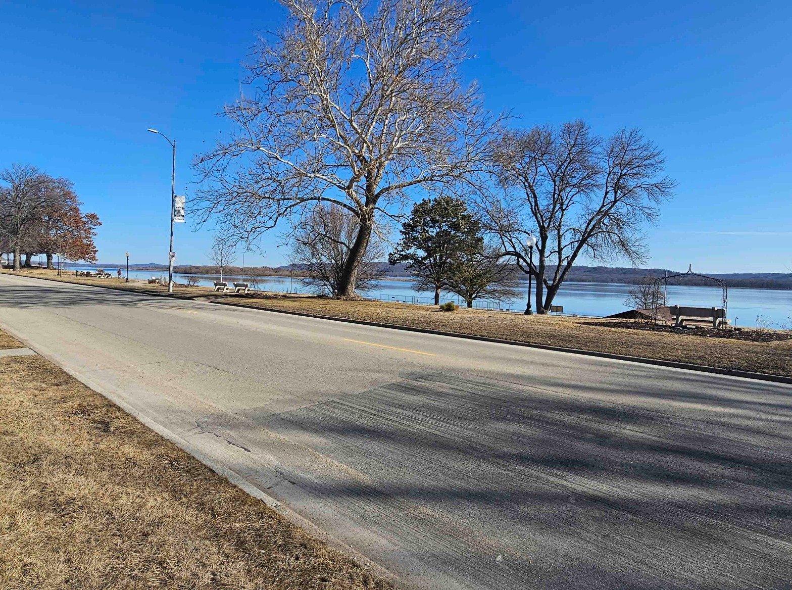 ‼️PRICE IMPROVED‼️
📍404 N Riverview St, Bellevue, IA

💲325,000
🛏3 bedrooms
🛁1 bath
🏠1,656 SQFT
🌅This lovely two-story home is located across from the beautiful Mississippi River.
✨It's well-maintained and in great condition!

📱Contact Jo Ernst