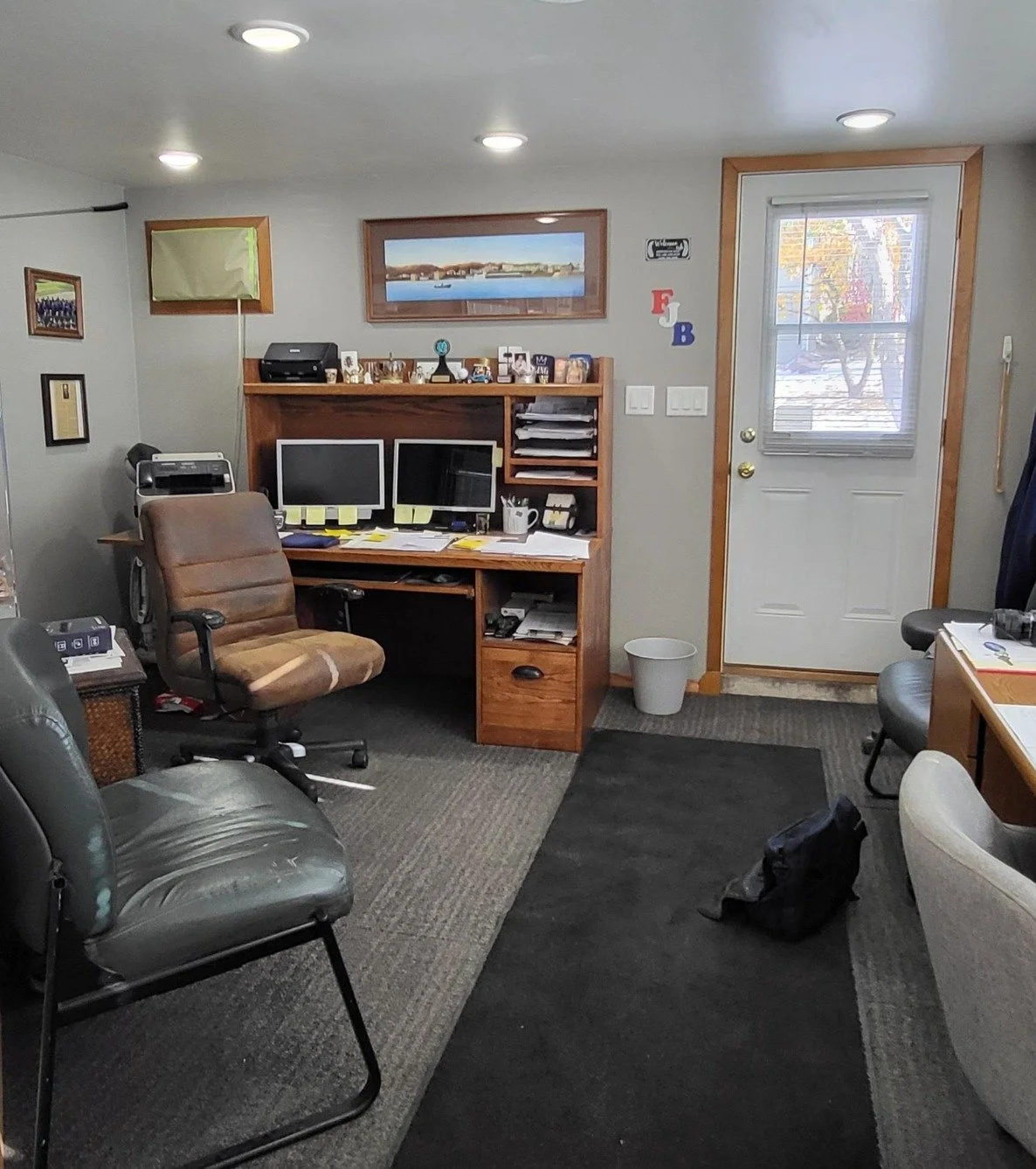 🏢 Commercial Opportunity in Dubuque!
📍 7812 Windy Ridge, Dubuque, IA 52003
💲422,000

📐 3,544 sq ft on 0.44 acres &mdash; ready for your business or investment vision!

This versatile commercial-zoned building features:
&bull; One-level layout wit