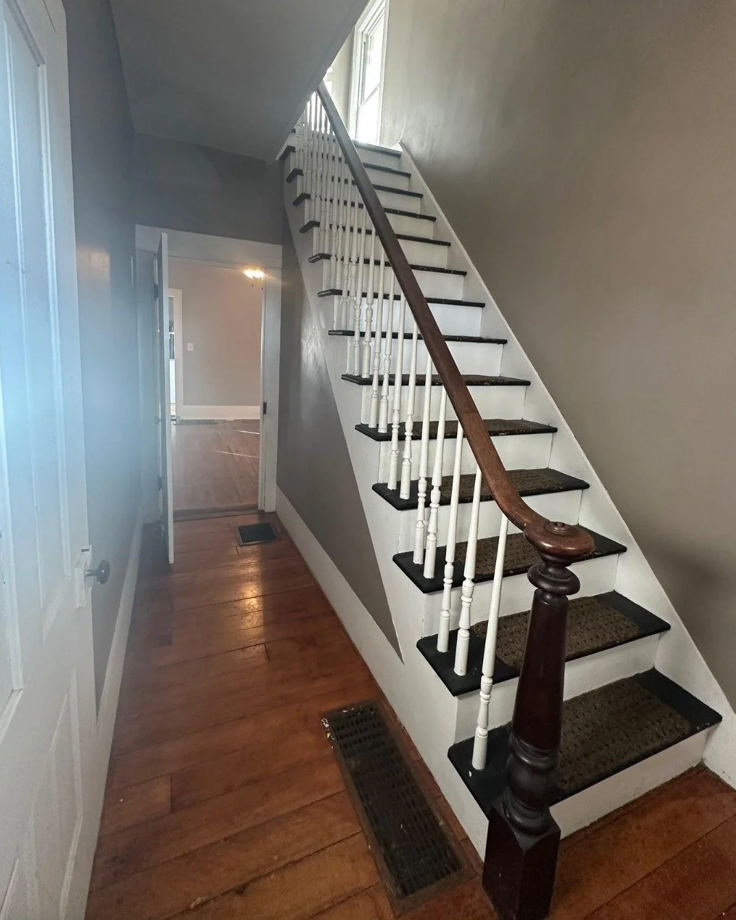 🏡✨ Bright &amp; Charming Home For Sale in Miles, IA! ✨🏡
📍 323 Lincoln Street, Miles, IA 52064
💲 $144,900

🛏️ 4 bedrooms &bull; 1 bath
📐 1,638 sq ft

Step inside this 1890&rsquo;s gem &mdash; full of character with original hardwood floors, a be