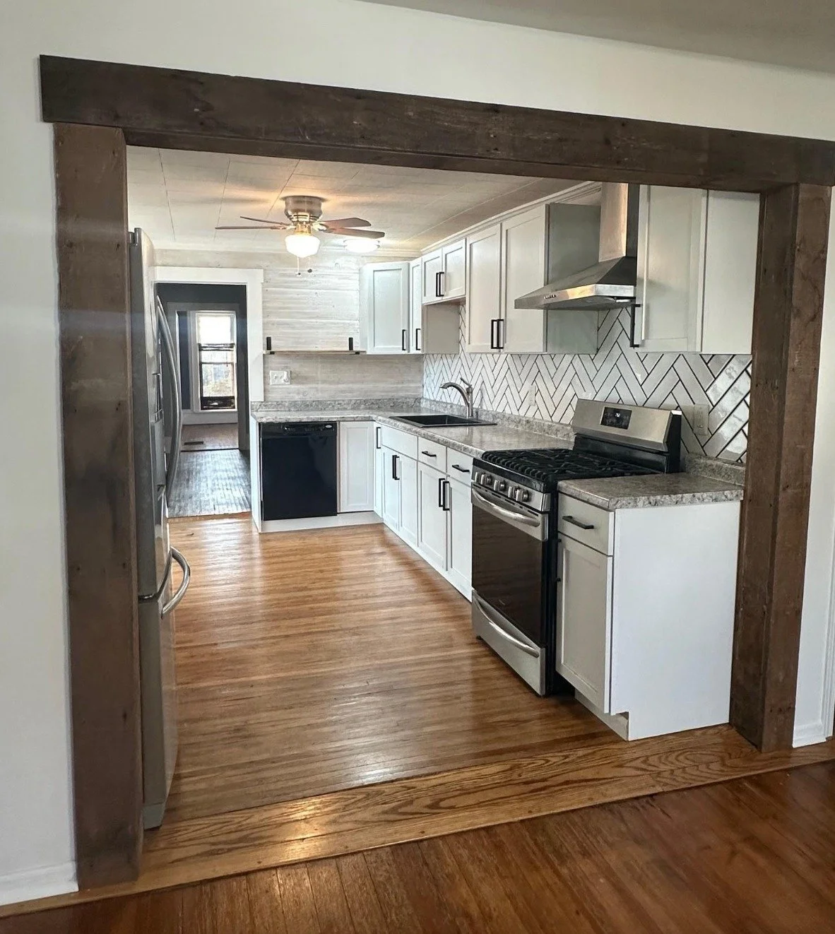 🏡 Charming Home FOR SALE!
📍 323 Lincoln St, Miles, IA 
💲144,900

🛏️ 4 bedrooms 
🛁 1 bath
📐 1,638 sq ft

Step inside this 1890&rsquo;s gem! It's full of character with original hardwood floors, a beautifully updated kitchen, and plenty of natura