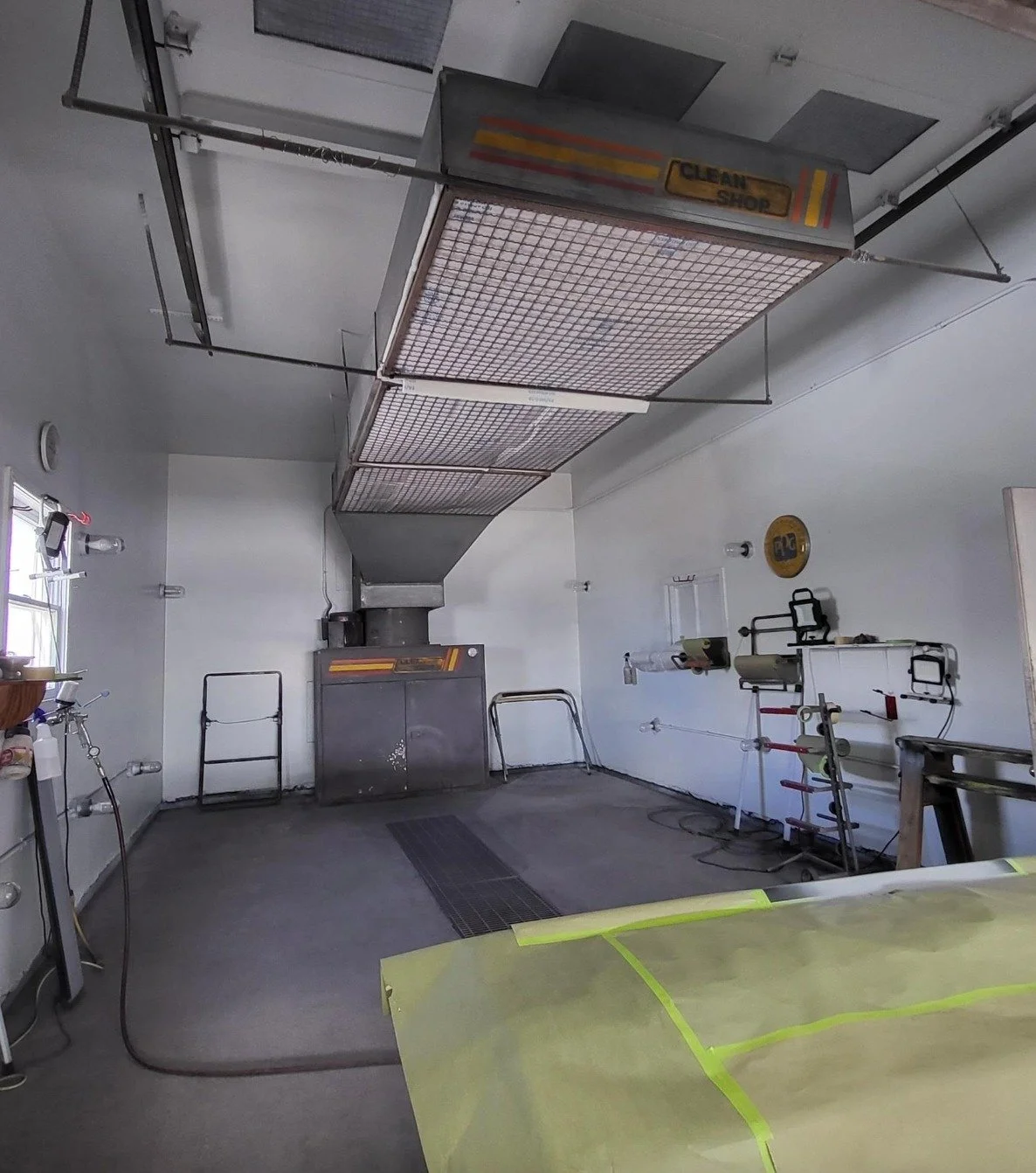 🏢 Commercial Property FOR SALE!

📍 7812 Windy Ridge, Dubuque, IA 52003
💲422,000
📐 3,544 sq ft on 0.44 acres &mdash; ready for your business or investment vision!

This versatile commercial-zoned building features:
&bull; One-level layout with cen