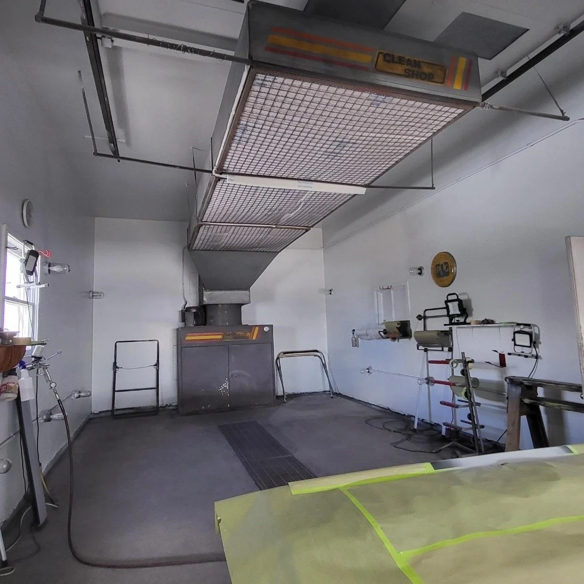 🏢 Commercial Property FOR SALE!
📍 7812 Windy Ridge, Dubuque, IA 52003
💲422,000

📐 3,544 sq ft on 0.44 acres &mdash; ready for your business or investment vision!

This versatile commercial-zoned building features:
&bull; One-level layout with cen