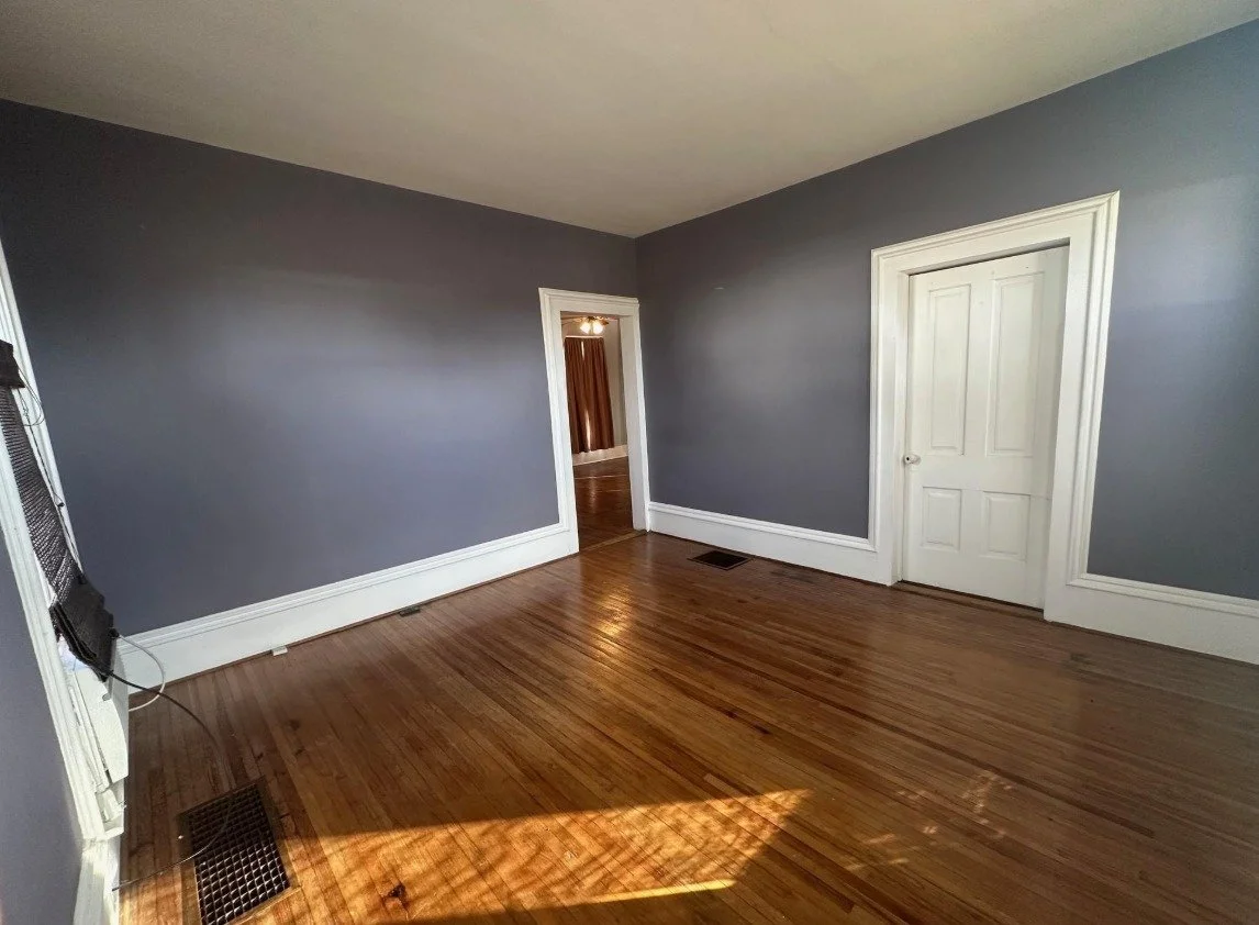 ❗PRICE IMPROVED❗
📍 323 Lincoln St, Miles, IA 
💲 139,900

🛏️ 4 bedrooms 
🛁 1 bath
📐 1,638 sq ft

Step inside this 1890&rsquo;s gem &mdash; full of character with original hardwood floors, a beautifully updated kitchen, and plenty of natural light