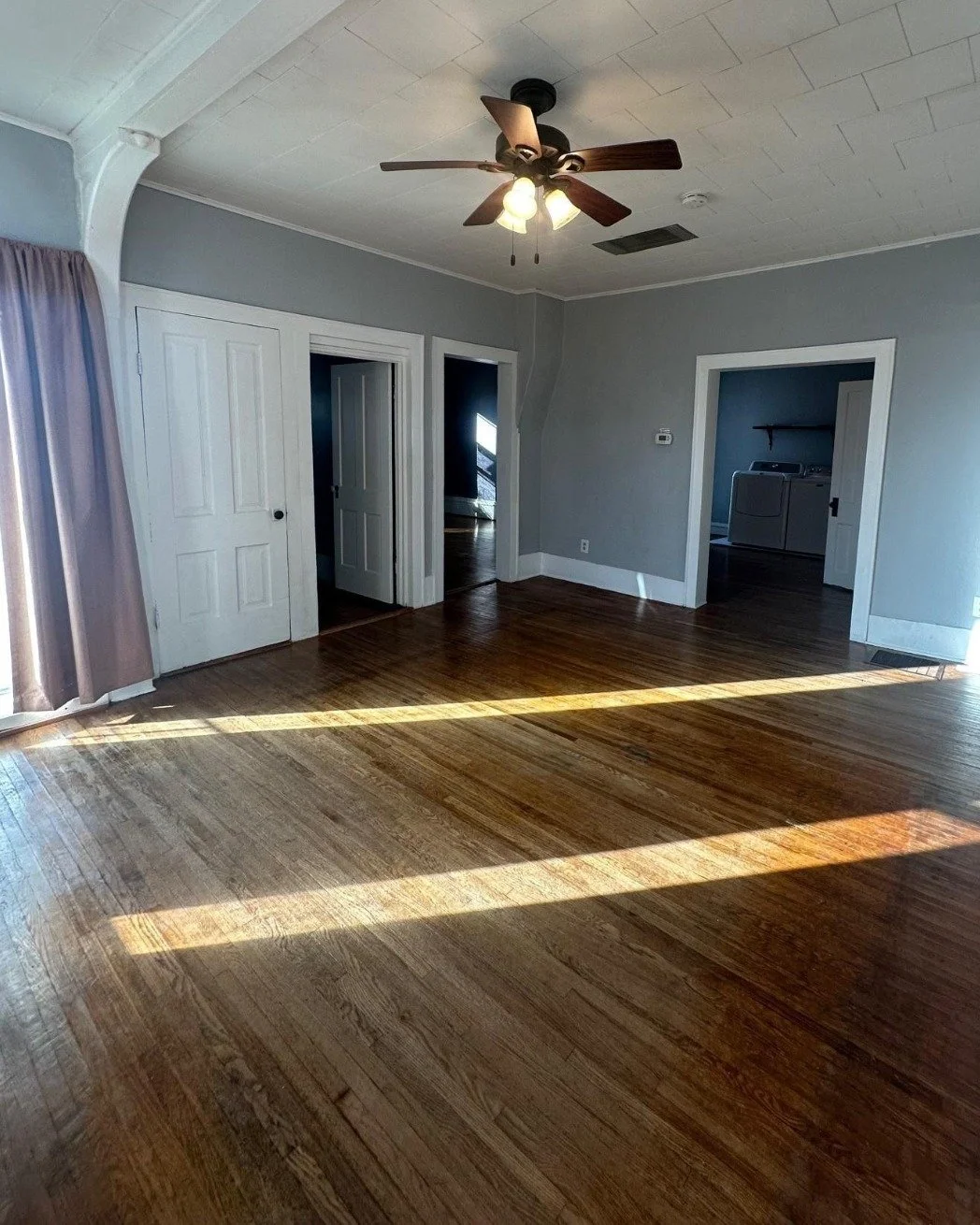 ❗NEW PRICE &mdash; don&rsquo;t miss out❗
📍 323 Lincoln St, Miles, IA
💲 132,000

🛏️ 4 Bedrooms
🛁 1 Bath
📐 1,638 Sq Ft

Step into the charm of this 1890s home ✨
From the original hardwood floors to the updated kitchen and sun-filled living spaces,