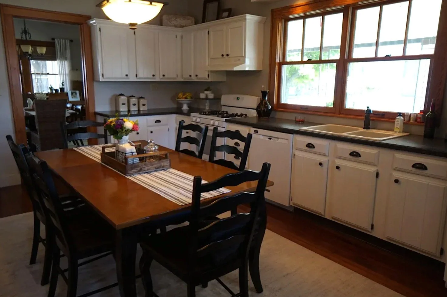 🏡 NEW LISTING IN BELLEVUE! 🏡
📍 202 N 6th St, Bellevue, IA
💲295,000

🛏️ 3 Bedrooms
🛁 2 Bathrooms
✨ Beautiful Wood Floors
🔨 Numerous Updates

Welcome home to this beautifully maintained property in the heart of Bellevue! ✨

You'll love the gorge