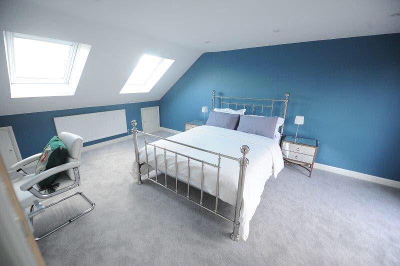 large bedroom.jpg