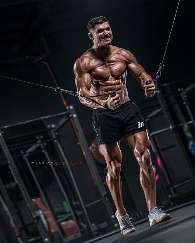 Gyms are now coming back! who&rsquo;s excited and who&rsquo;s shooting 🙌 @slimes4.0⠀⠀⠀⠀⠀⠀⠀⠀⠀
📸@nelsonazevedophoto #NelsonAzevedoPhotography⠀⠀⠀⠀⠀⠀⠀⠀⠀
Team @joeycantlinpt