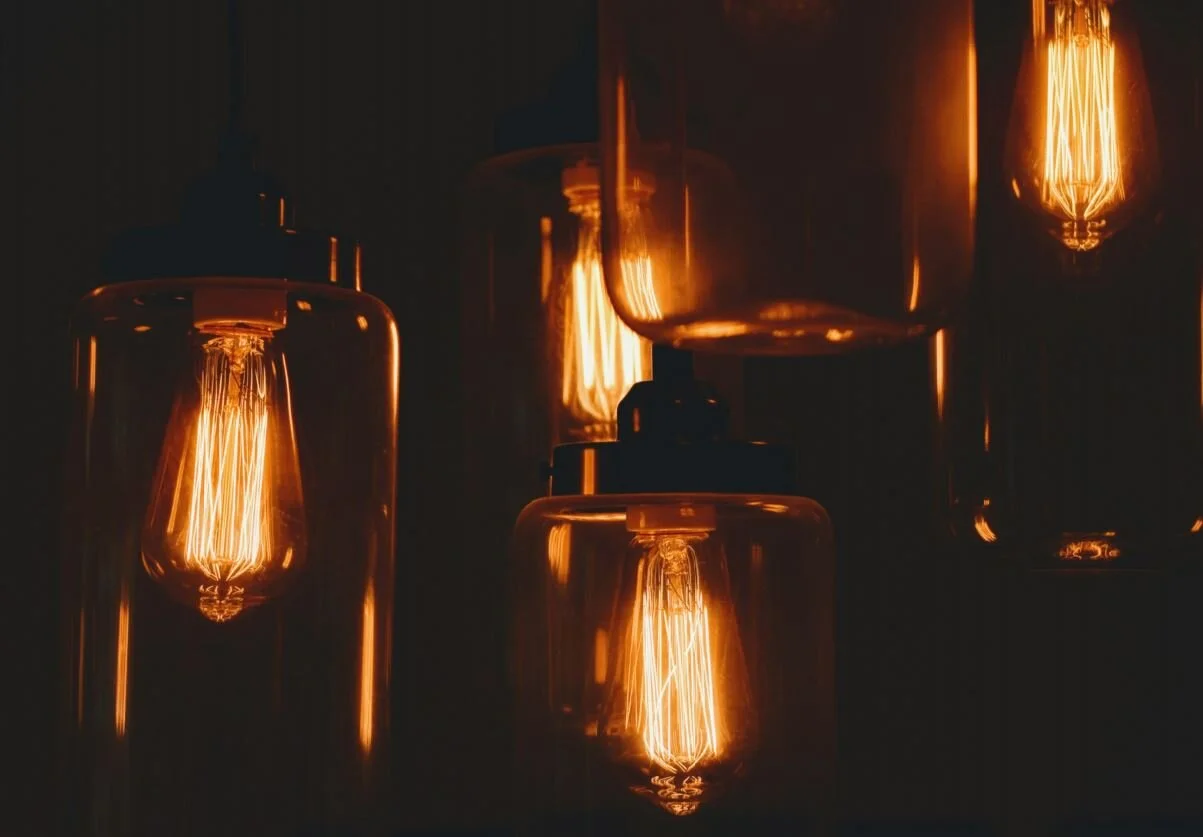 What is the Difference Between a Funeral, Wake, and Memorial? 