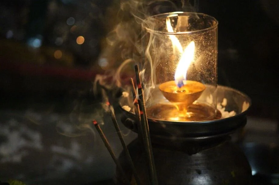 Things To Place In Cremation Containers  