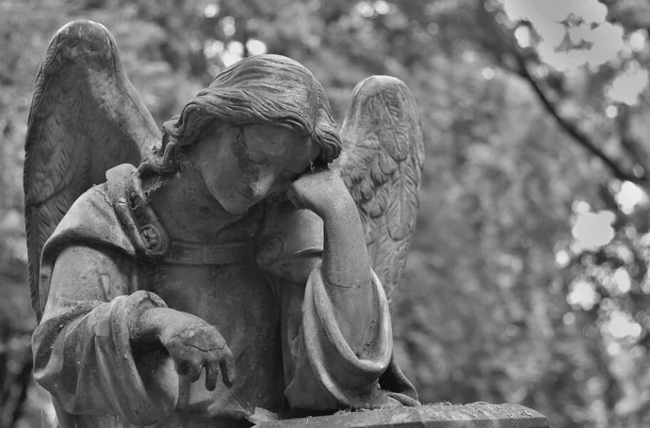 Funeral Homes Illustrate Cremation And Burial Differences  