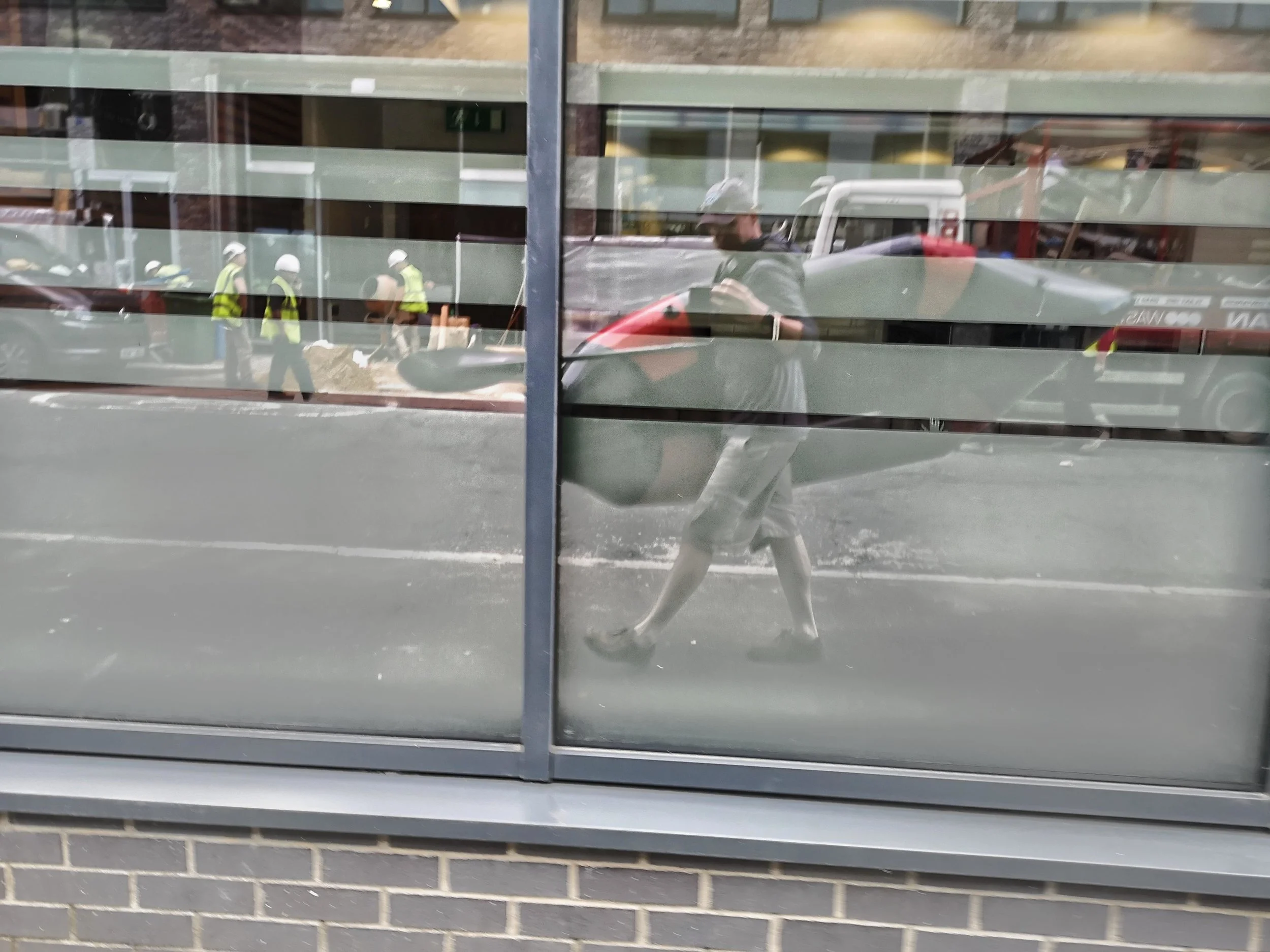 A short portage takes you through the bustling streets of Islington and past Angel Tube Station (drawing a few strange looks).