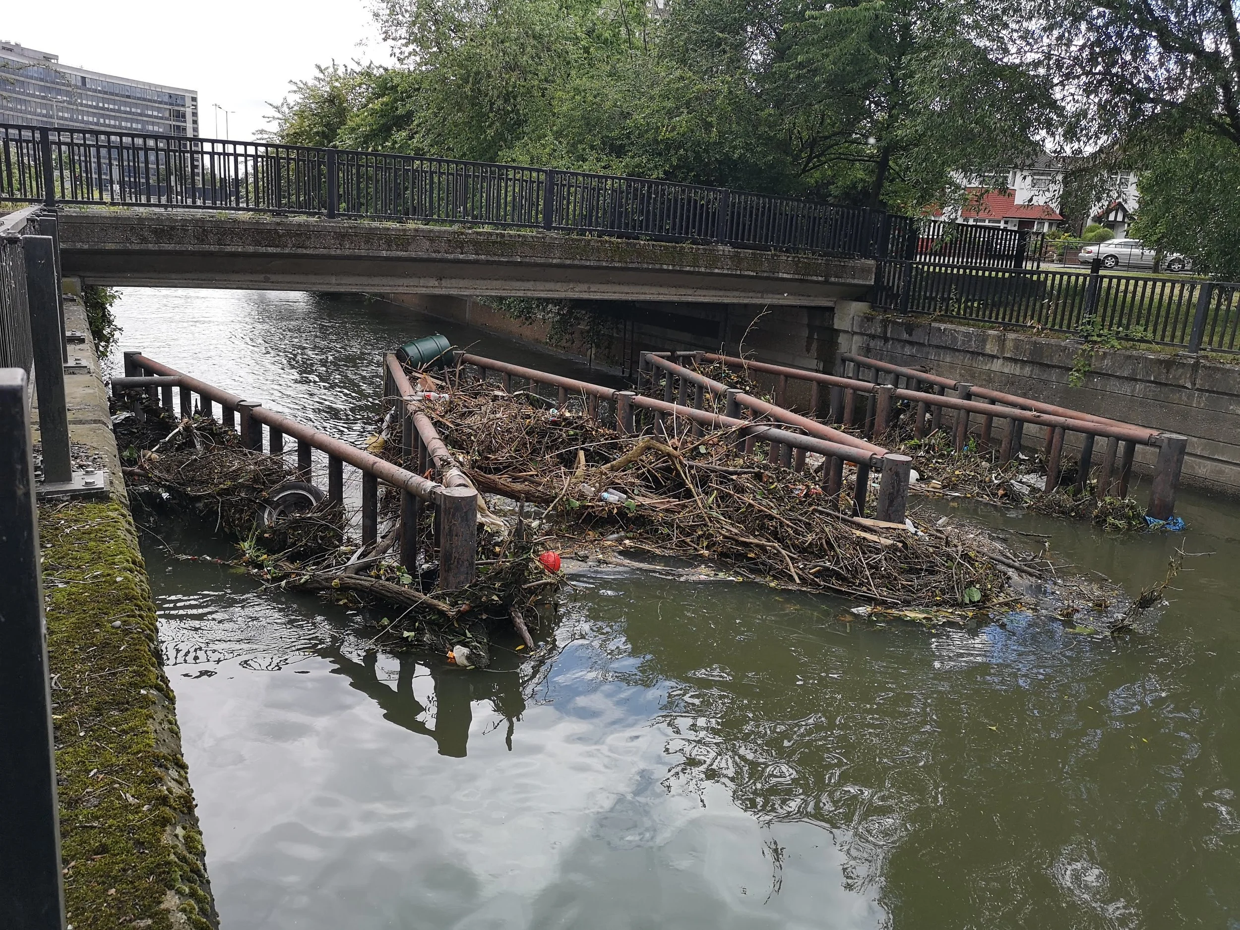 Monks Park Labyrinth Screen near Stonebridge Park is a designed to catch debris and act as a weir when the river is in flood. As you can imagine it could be extremely dangerous to paddlers in flood conditions.