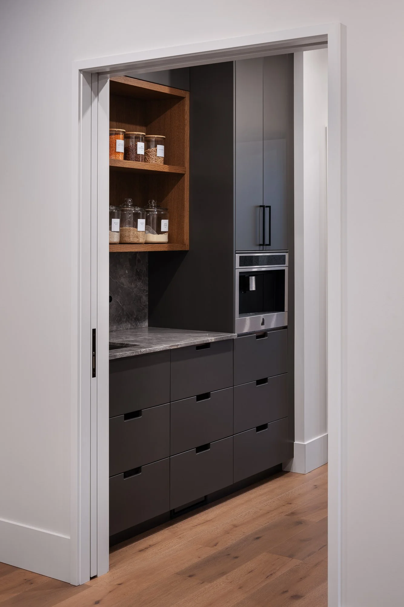 1226WellingtonCres-15351.jpg