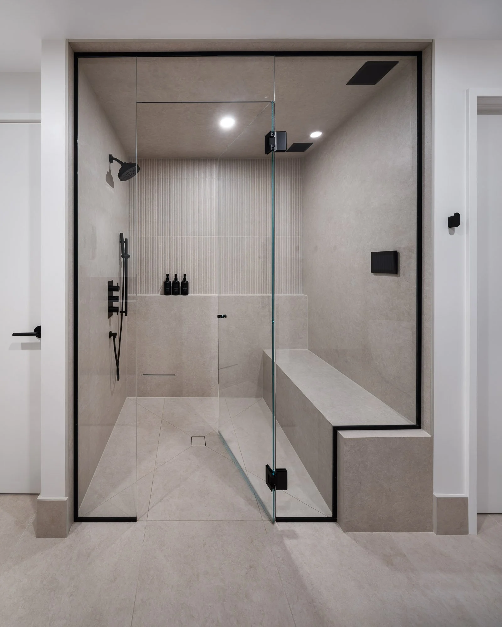 1226WellingtonCres-15559.jpg